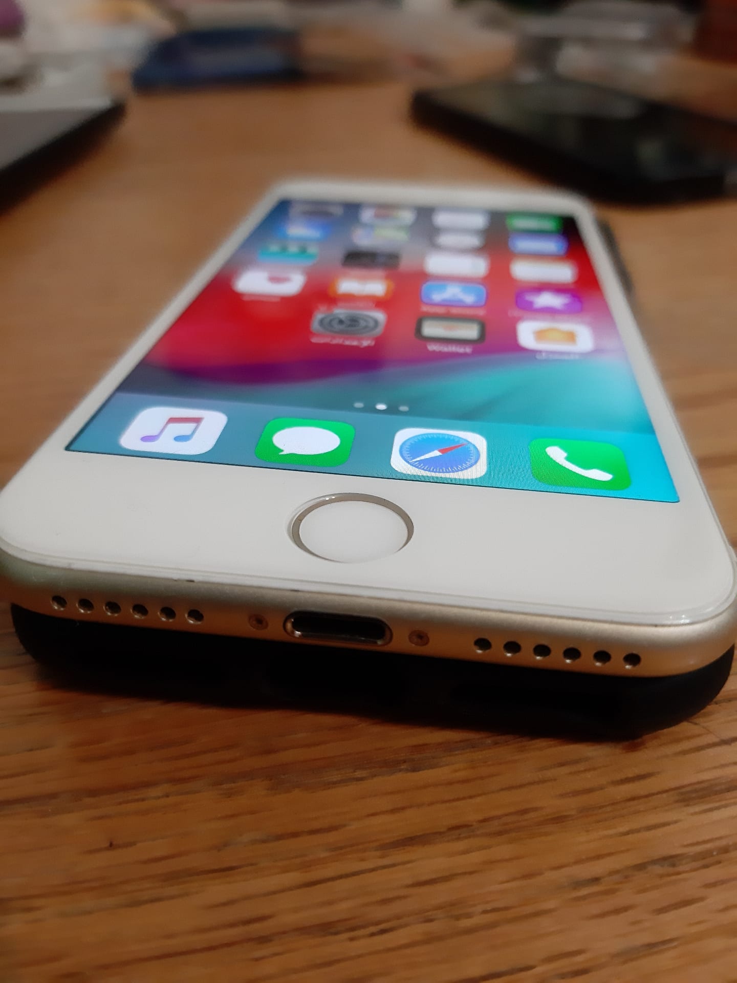 أيفون 7 128gb جولد للبيع أو البدل
لا تنسَ أنك شاهدت هذا الإعلان في عنكبوت
الجهاز بحالة جيدة ج...