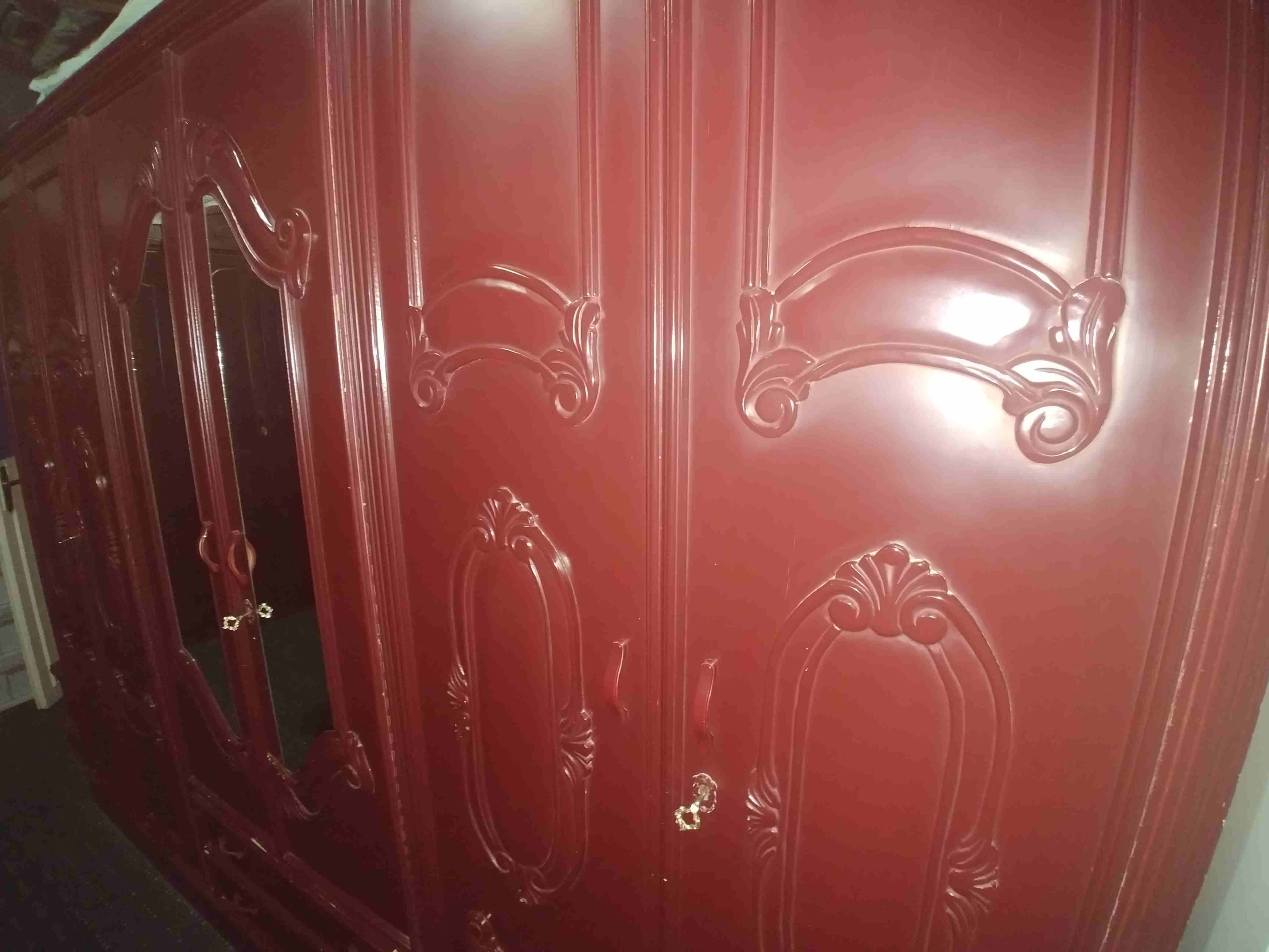 غرفة نوم (بني/خمري)
لا تنسَ أنك شاهدت هذا الإعلان في عنكبوت
(1)خزانة كبيرة
(1)شماعة كبيرة
(2) كوم...