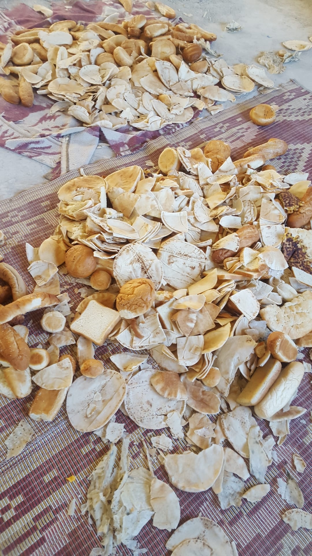 خبز يابس للبيع مرصوص ونضيف
لا تنسَ أنك شاهدت هذا الإعلان في عنكبوت
شوال 28...