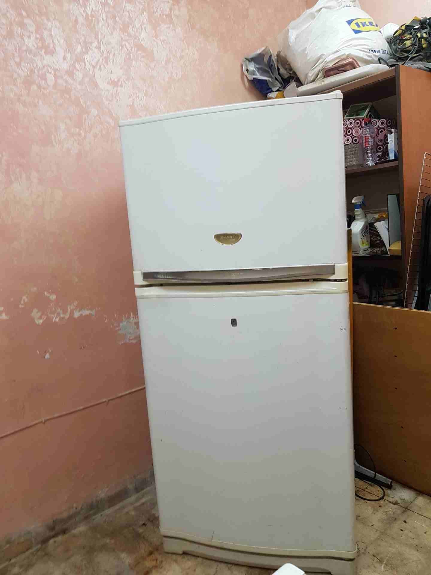 بحالة فوق الممتازة وتبريد ممتاز جدا نوع شارب عائليه
لا تنسَ أنك شاهدت هذا الإعلان في عنكبوت
ثلاجه...