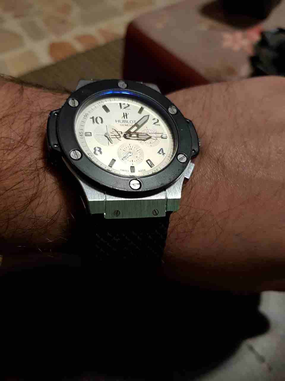HOBLOT
لا تنسَ أنك شاهدت هذا الإعلان في عنكبوت
ساعة HUBLOT كوبي جديده جميع العدادات شغاله
تعمل ع...