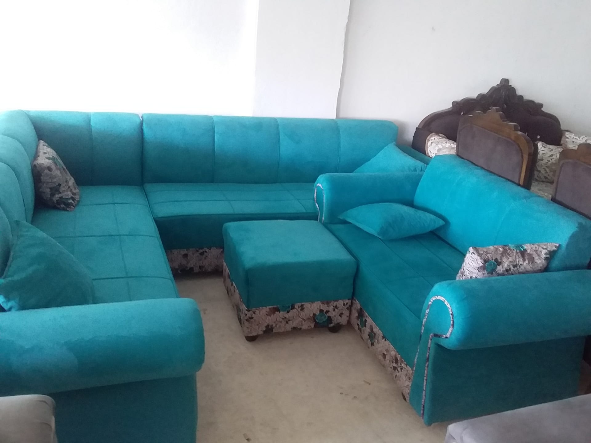 كورنر زاويه (قطعتين) مجوزه بفه خمس قرن
لا تنسَ أنك شاهدت هذا الإعلان في عنكبوت
عرررررروووو...