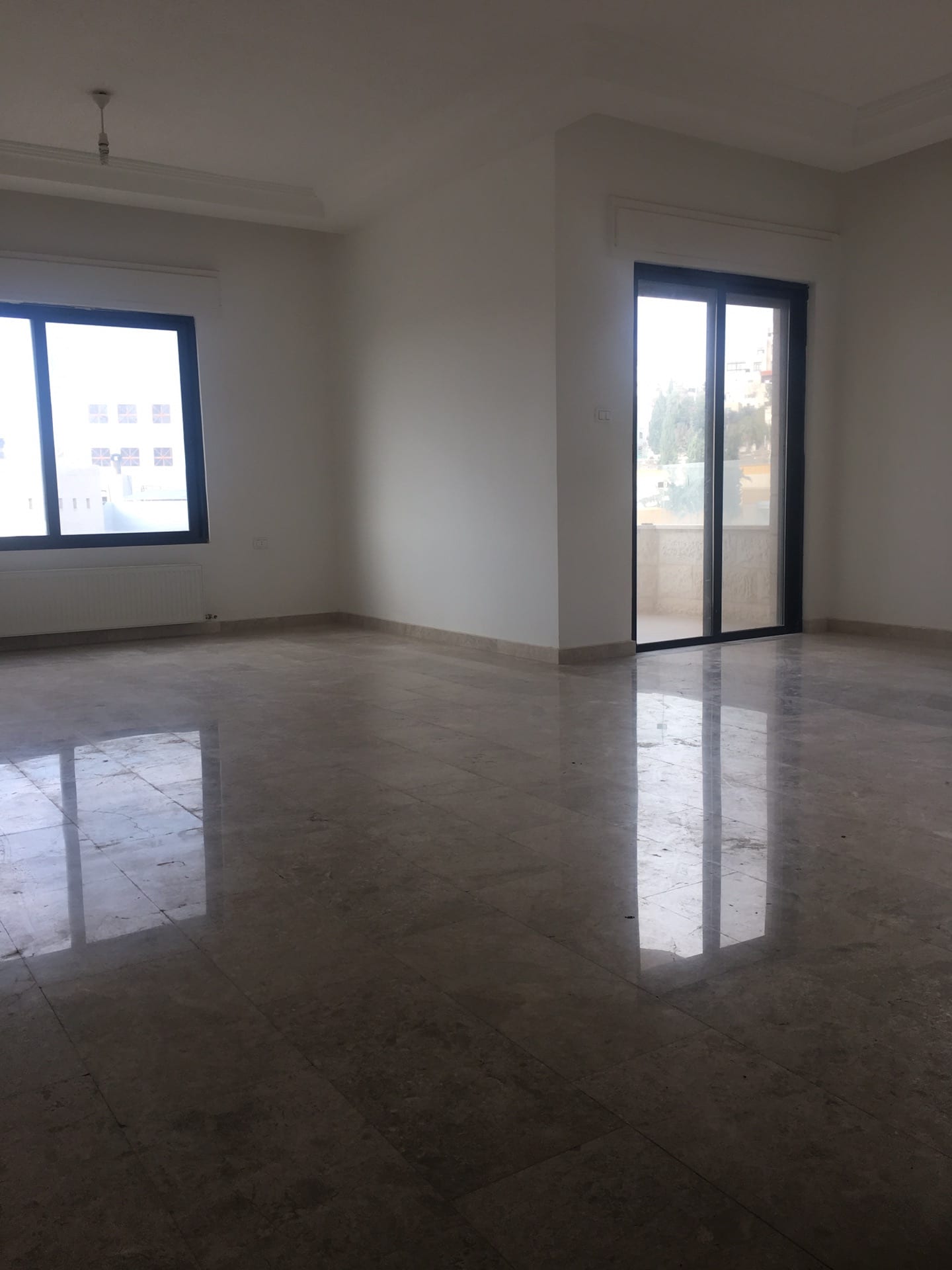 شقه جديده لم تسكن للبيع في خلدا خلف بردايز مساحه 215م بسعر 115 الف
لا تنسَ أنك شاهدت هذا الإعلان في عنكبوت...