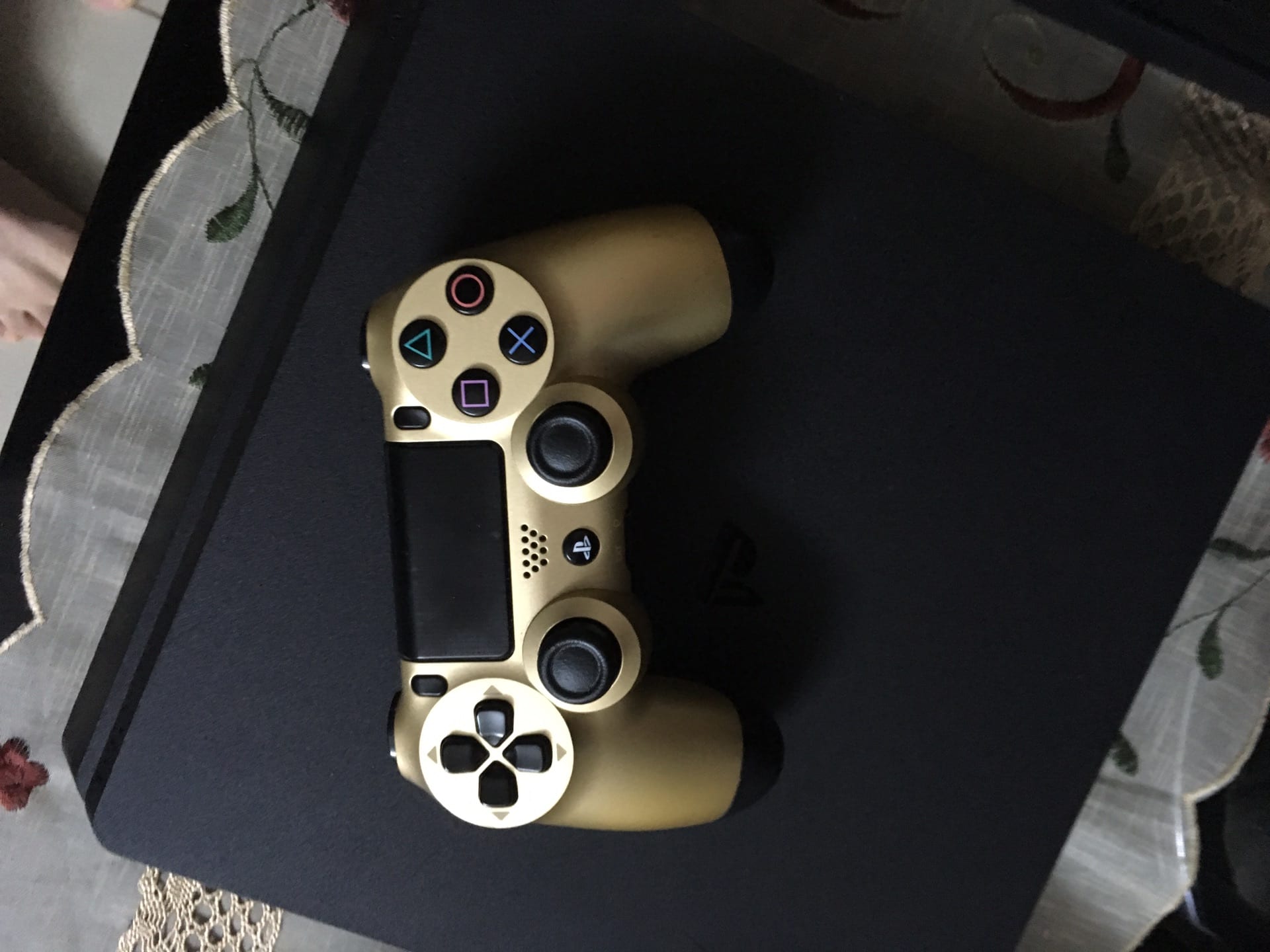 ps4 بحالة الوكالة بسعر مغري
لا تنسَ أنك شاهدت هذا الإعلان في عنكبوت
السلام عليكم
جهاز بلاي ست...