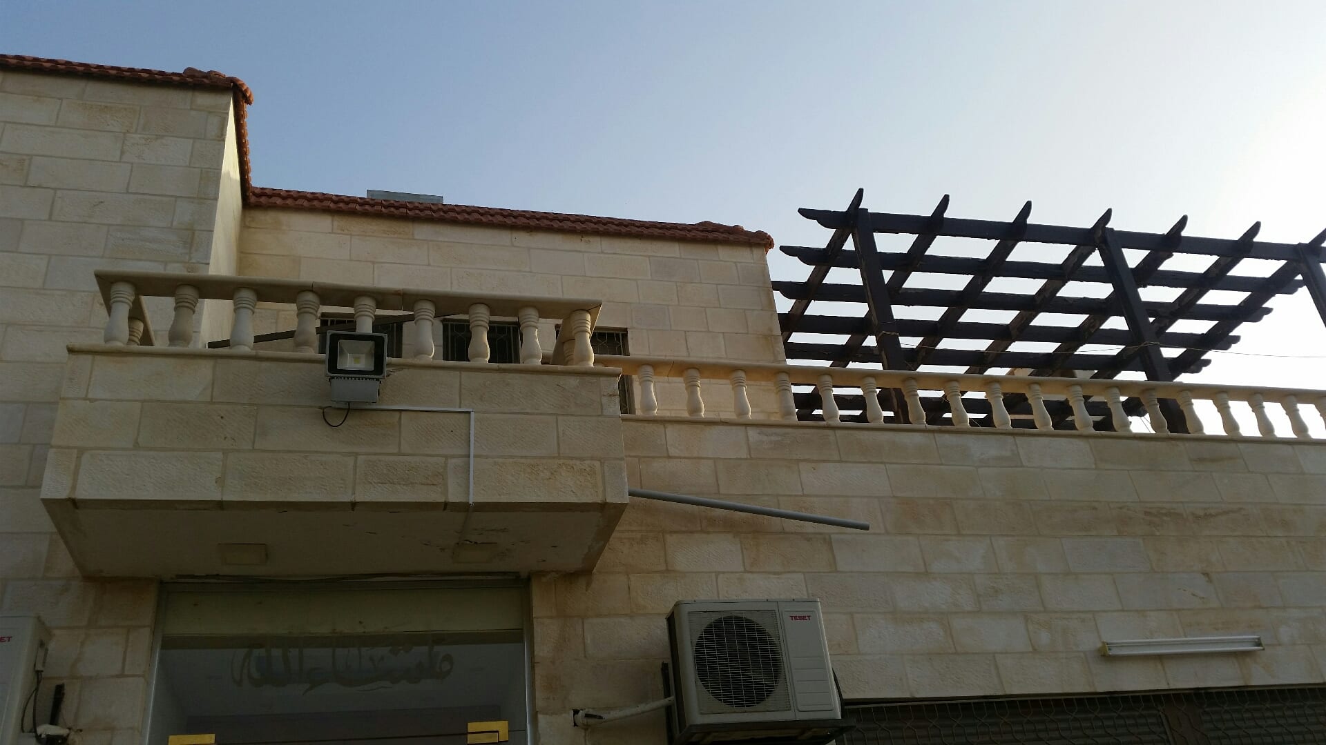 متوفر فيلا مستقلة
مساحة البناء 350 متر
مسبح خارجي
مكان للشواء
جلسات خارحية
ت
لا تنسَ أنك شاهدت هذا الإعلان في عنكبوت...