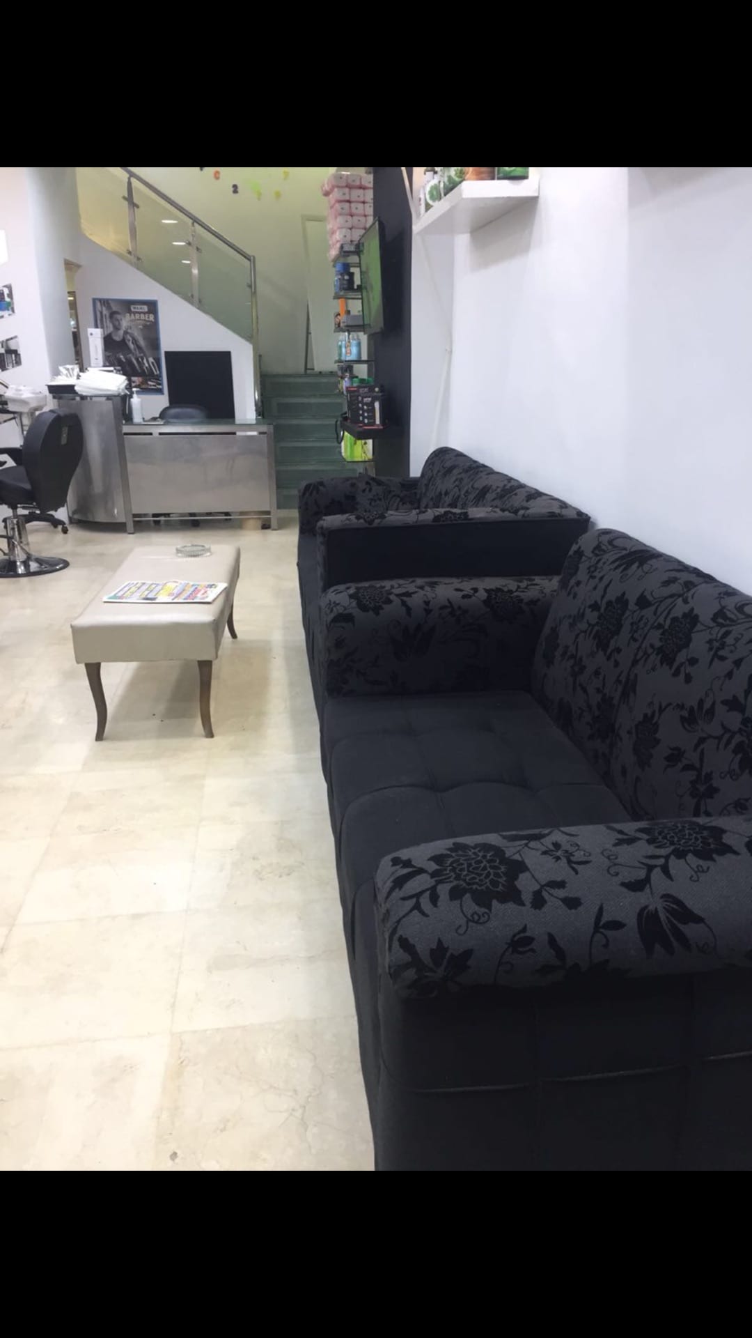 صالون للبيع
لا تنسَ أنك شاهدت هذا الإعلان في عنكبوت
صالون للبيع بعمان الغربيه / الصويفيه
بمنط...