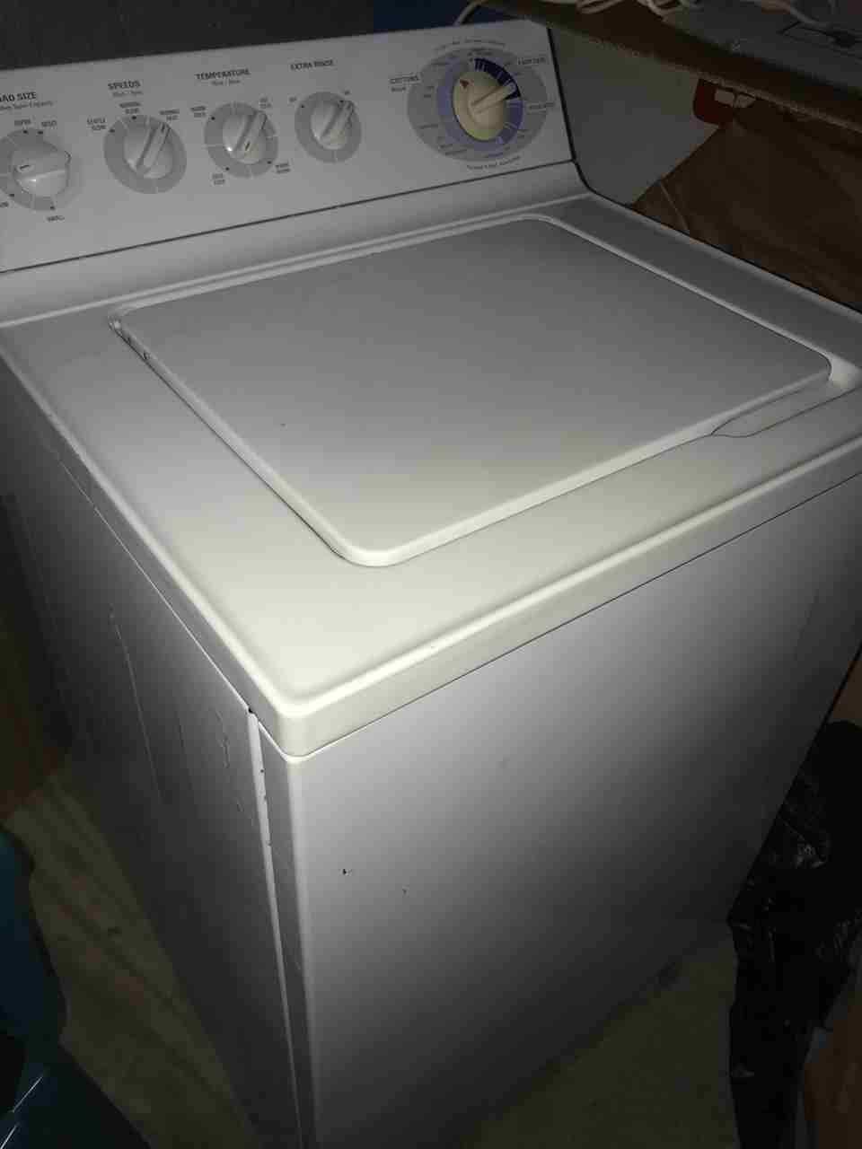 غسالة للبيع بحالة جيدة 150 دينار باب من فوق و شغول الزرقاء 0780683888
لا تنسَ أنك شاهدت هذا الإعلان في عنكبوت...