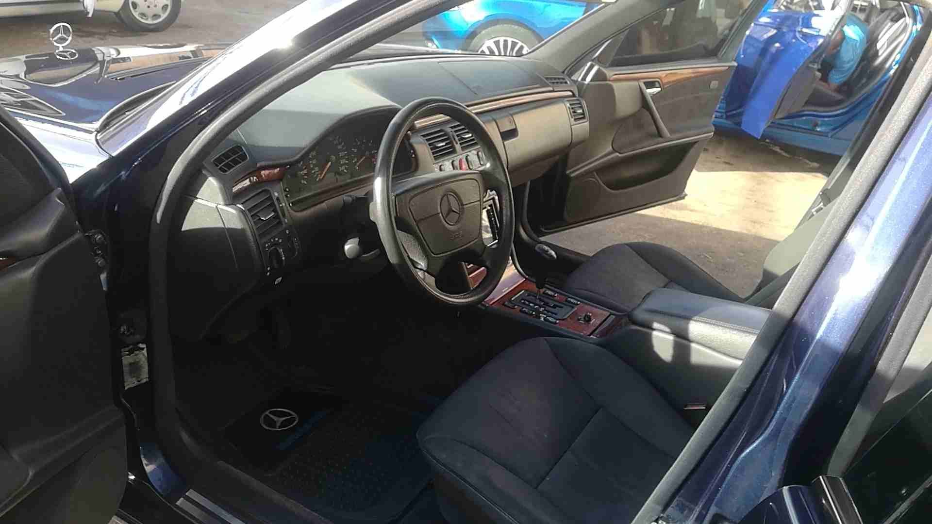 مرسيدس قرش ونص وكالة ماتور 2300cc بيان 2000 افنجارد1998
لا تنسَ أنك شاهدت هذا الإعلان في عنكبوت
د...
