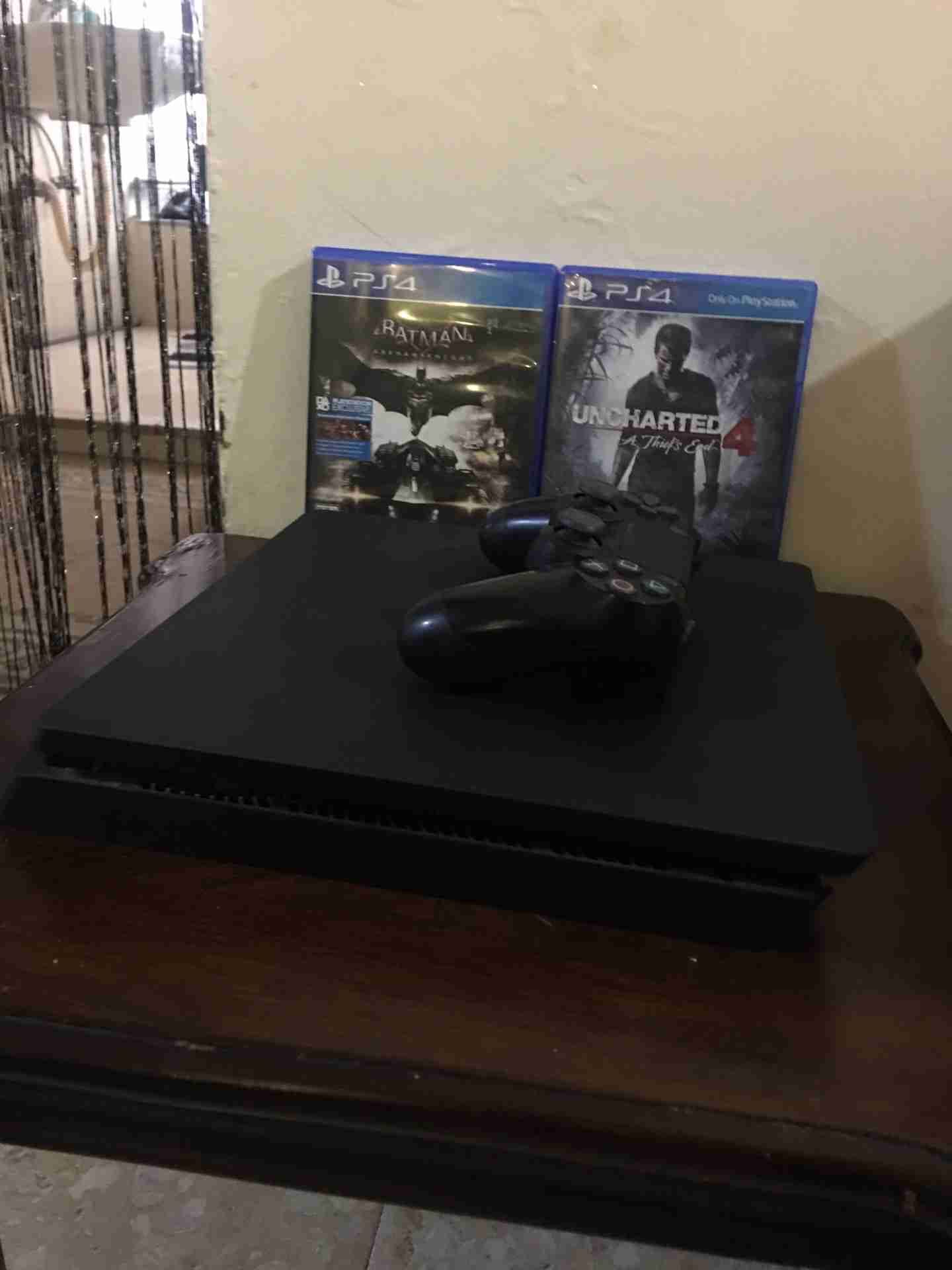 playstation 4 slim بحالة الوكالة
لا تنسَ أنك شاهدت هذا الإعلان في عنكبوت
playstation 4 slim 5...