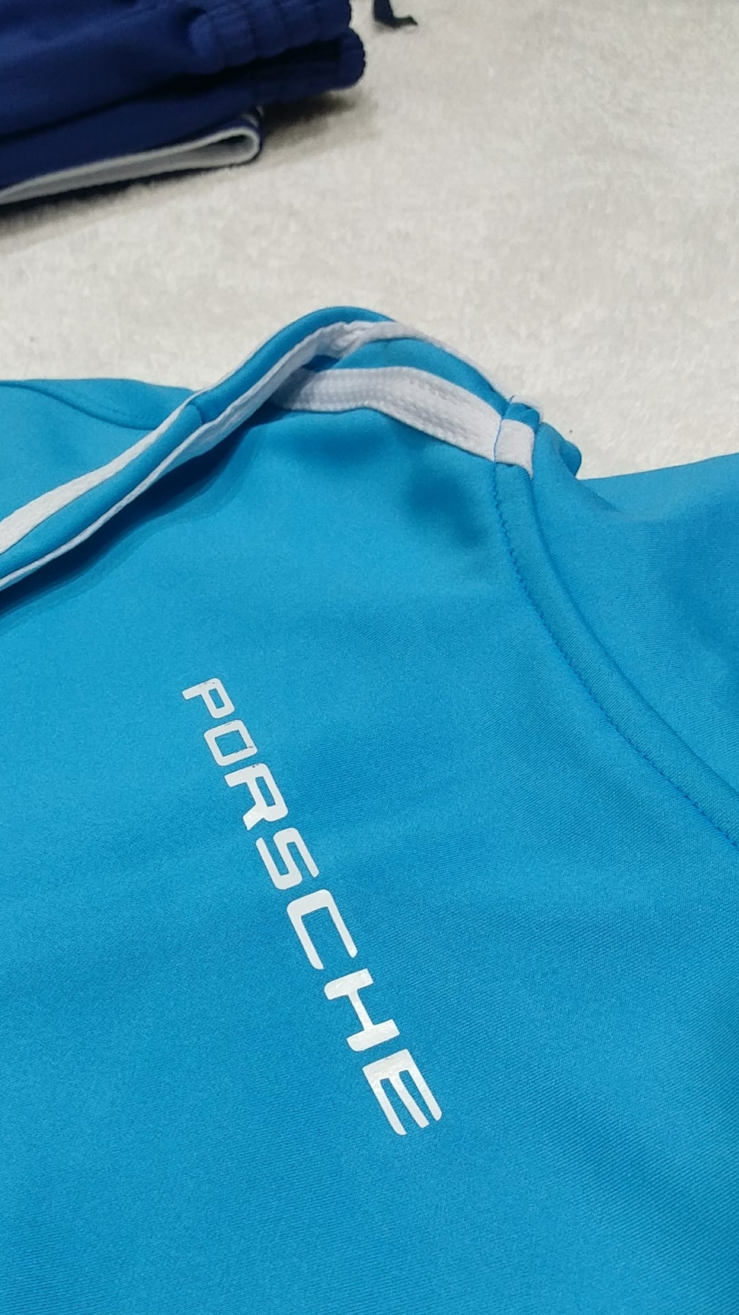 بدلات رياضية adidas
لا تنسَ أنك شاهدت هذا الإعلان في عنكبوت
بجامات الاديداس كوبي ون نخب فوق...