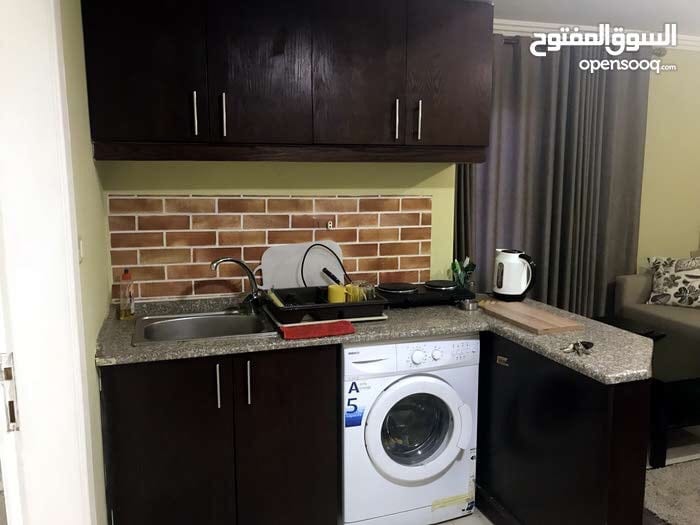 استوديو مكون من غرفه نوم و قعده كونديشن مركزي في خلدا عند اشارات العساف مجمع بيت العمر
لا تنسَ أنك شاهدت هذا الإعلان في عنكبوت...