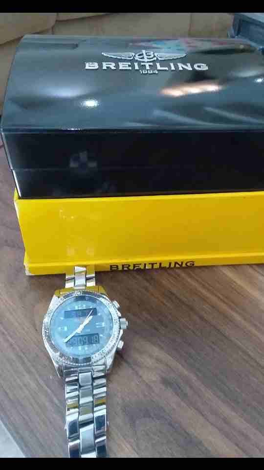 BREITLING.B1.ORIGINAL
لا تنسَ أنك شاهدت هذا الإعلان في عنكبوت
شبه جديده مع كافة الأوراق الخاصه به...