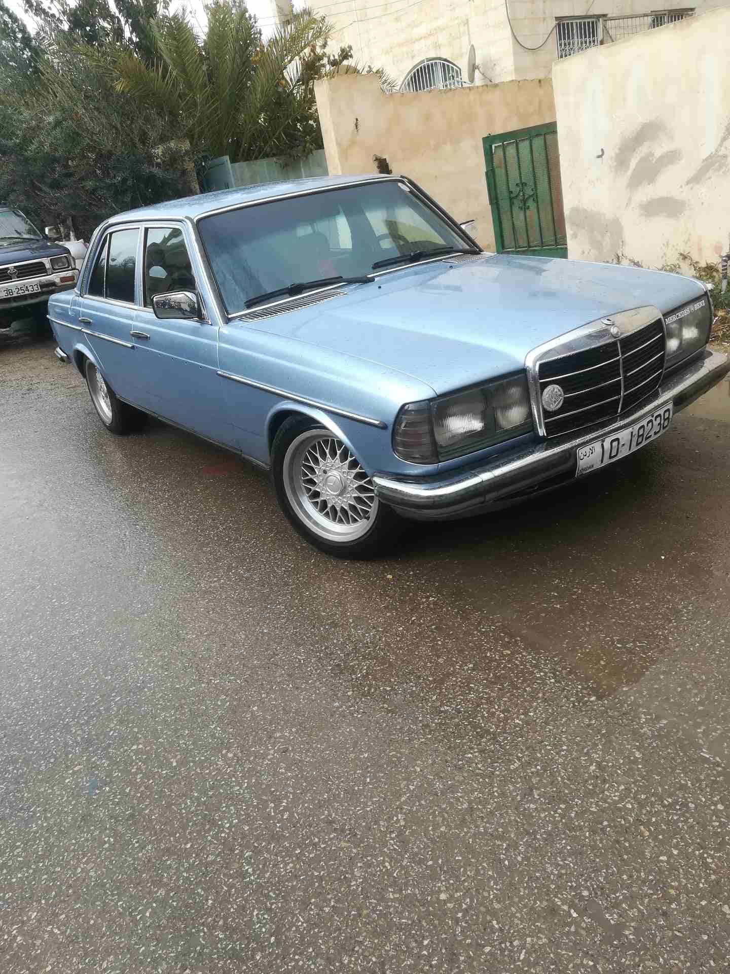 مرسيدس 200لف 1977
لا تنسَ أنك شاهدت هذا الإعلان في عنكبوت
للبيع أقساط دفعه 1500 وشهري 150 للاستفس...