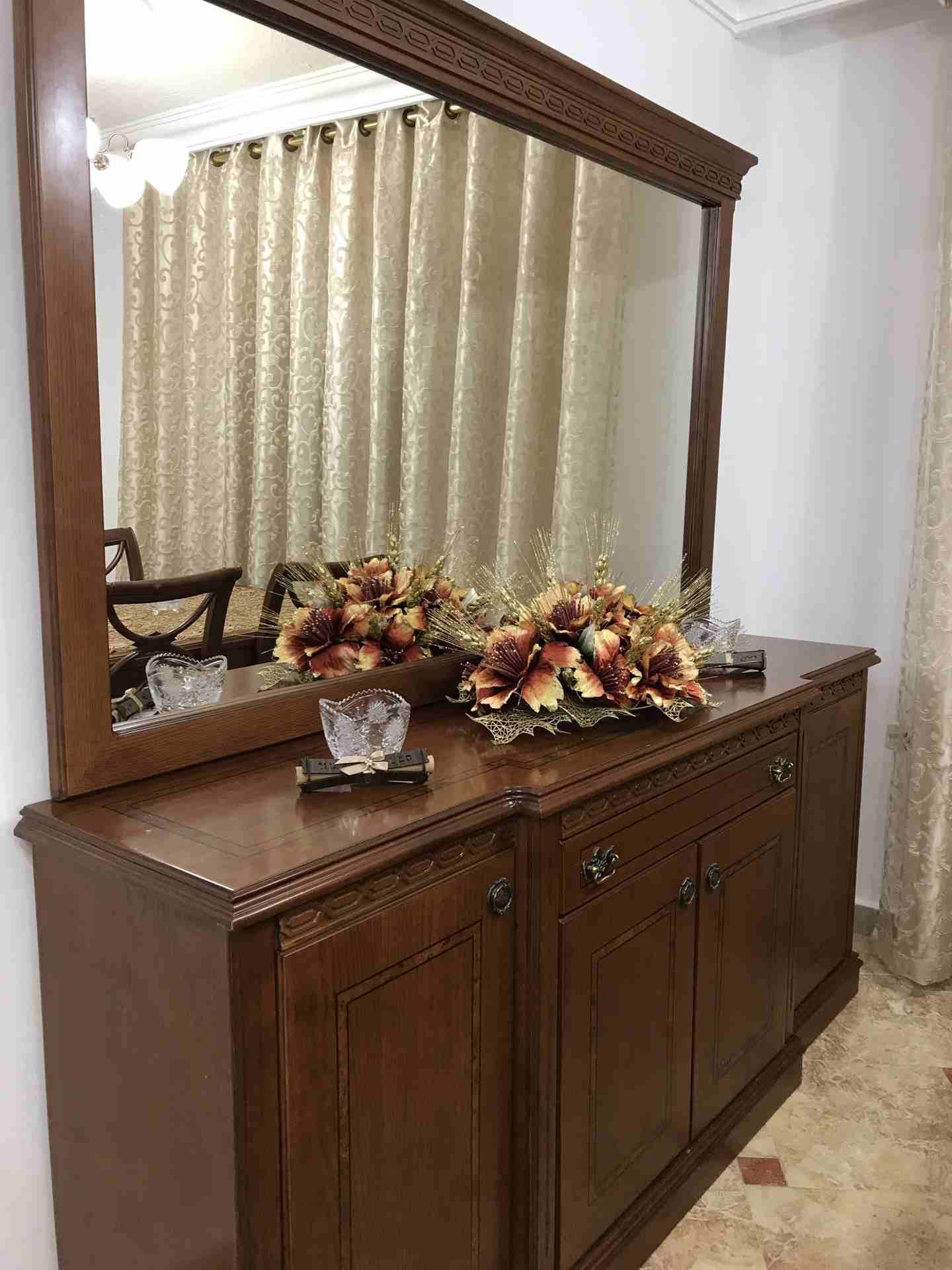 طاولة سفرة 8 كراسي مع بوفيه استعمال خفيف
لا تنسَ أنك شاهدت هذا الإعلان في عنكبوت
طاولة سفرة 8 كرا...