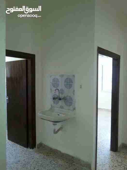 && شقة طابق اول للايجار جبل النصر حي الخلايلة
لا تنسَ أنك شاهدت هذا الإعلان في عنكبوت...