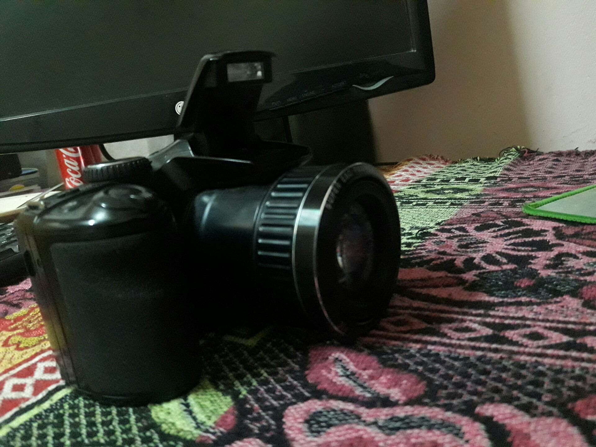 كاميرا فوجي فلم للبيع او البدل
لا تنسَ أنك شاهدت هذا الإعلان في عنكبوت
كاميرا الزوم الرهيب 30...