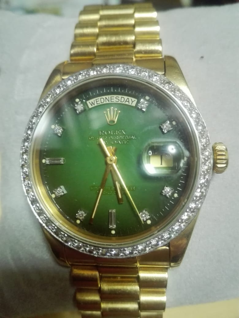 ساعة رولكس أصلية ذهب و ألماس Rolex gold with Diamond
لا تنسَ أنك شاهدت هذا الإعلان في عنكبوت...
