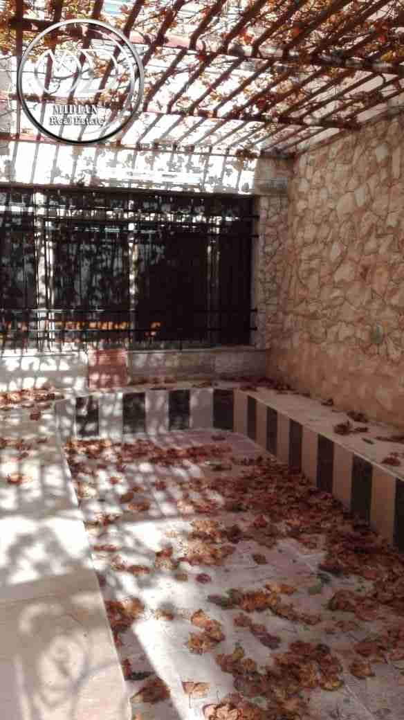 شقه شبه ارضي فارغه للبيع تلاع العلي خلف مجدي مول مساحه 175م مع ترس وحديقه 150م
لا تنسَ أنك شاهدت هذا الإعلان في عنكبوت...