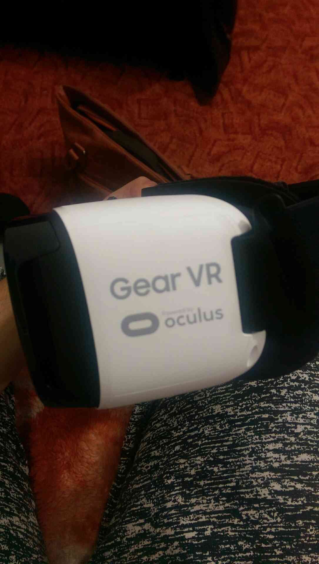 نضارات الواقع الافتراضي من سامسونج gear vr اصليات
لا تنسَ أنك شاهدت هذا الإعلان في عنكبوت
نضا...