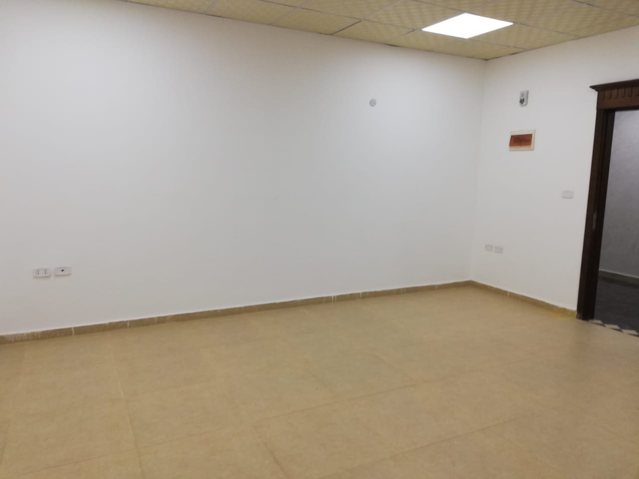 مكاتب فخمة مساحات مختلفة للايجار شارع الحرية إشارات أبو زغلة
لا تنسَ أنك شاهدت هذا الإعلان في عنكبوت...