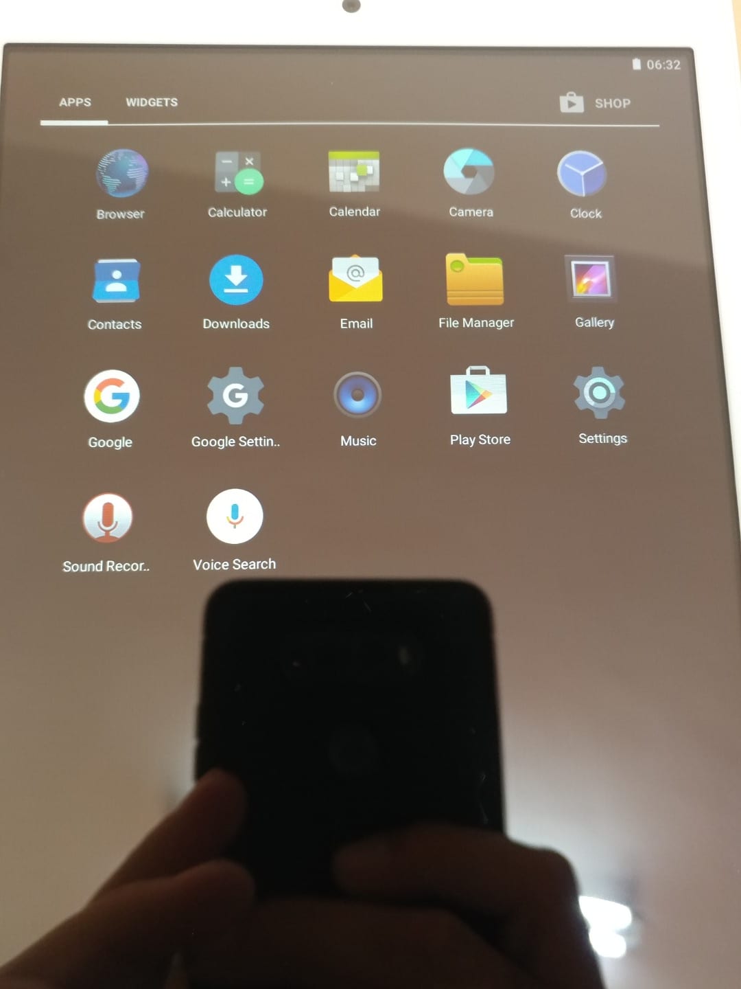 تابلت chuwi (نظام ويندوز 10 اندرويد 5, معالج رباعي النواة , رام 2Gb, شاشة 8" QHD , هاردسك 32Gb)
لا تنسَ أنك شاهدت هذا الإعلان في عنكبوت...