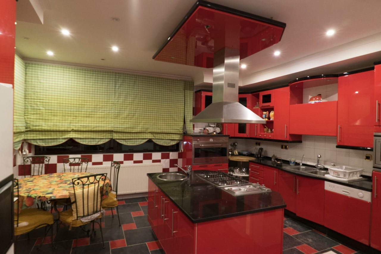 Very luxurious villa - 750 m - for rent in Abdoun - with swimming pool, gardens
لا تنسَ أنك شاهدت هذا الإعلان في عنكبوت...