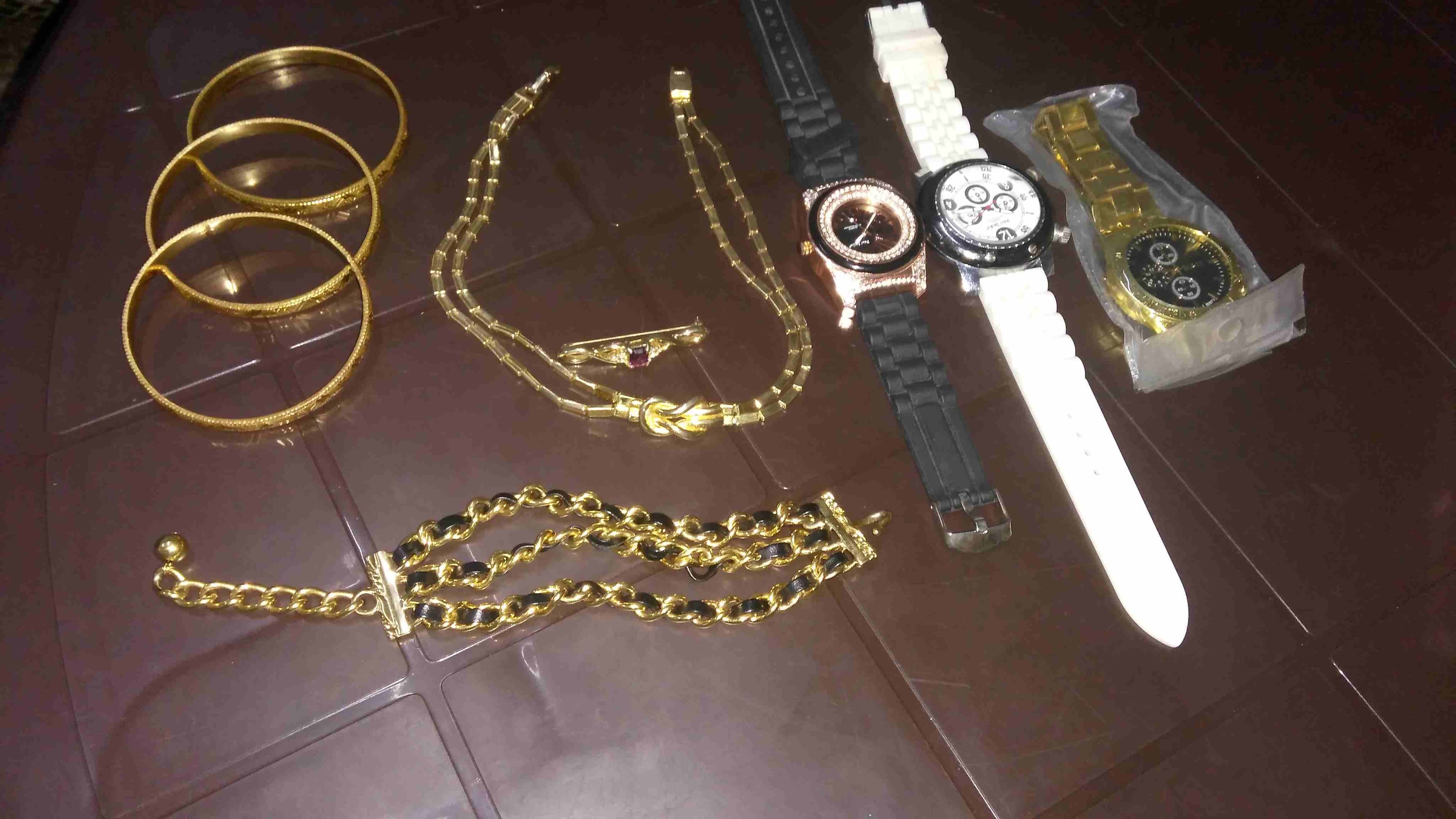اكسسوارات
لا تنسَ أنك شاهدت هذا الإعلان في عنكبوت
سناسيل وحلق وساعات للبيع .. التفاصيل الاتصال عا...