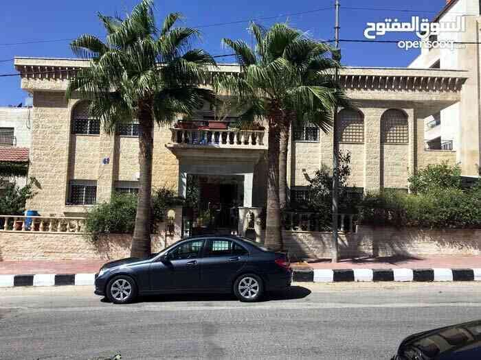 ام اذينه فيلا مستقله موقع مميز ارض 500م بناء 550م بسعر مغري
لا تنسَ أنك شاهدت هذا الإعلان في عنكبوت...
