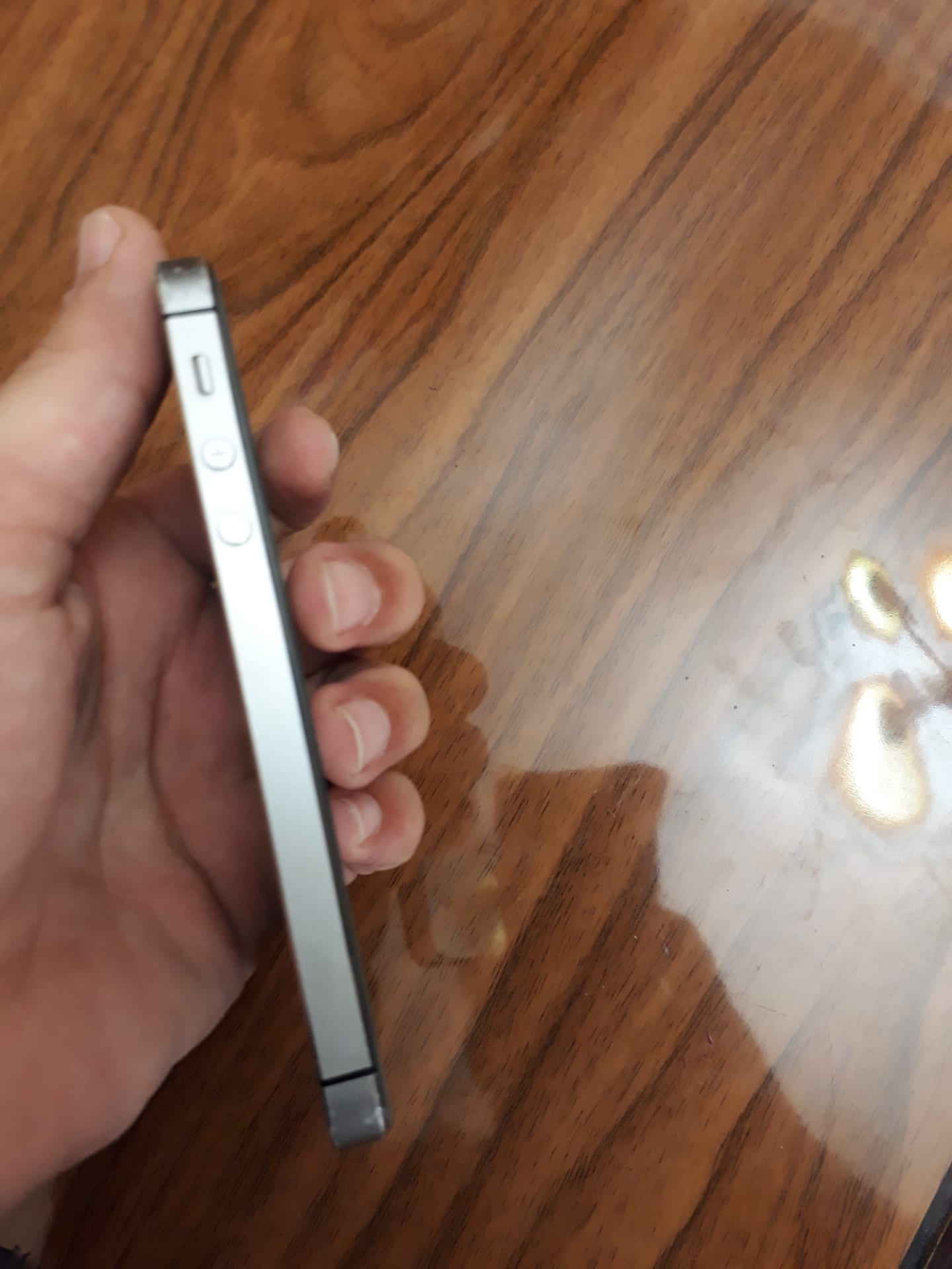 أيفون 5s للبيع او البدل مع دفع فرقيه 16 جيجا معاه شاحن وسماعه
لا تنسَ أنك شاهدت هذا الإعلان في عنكبوت...