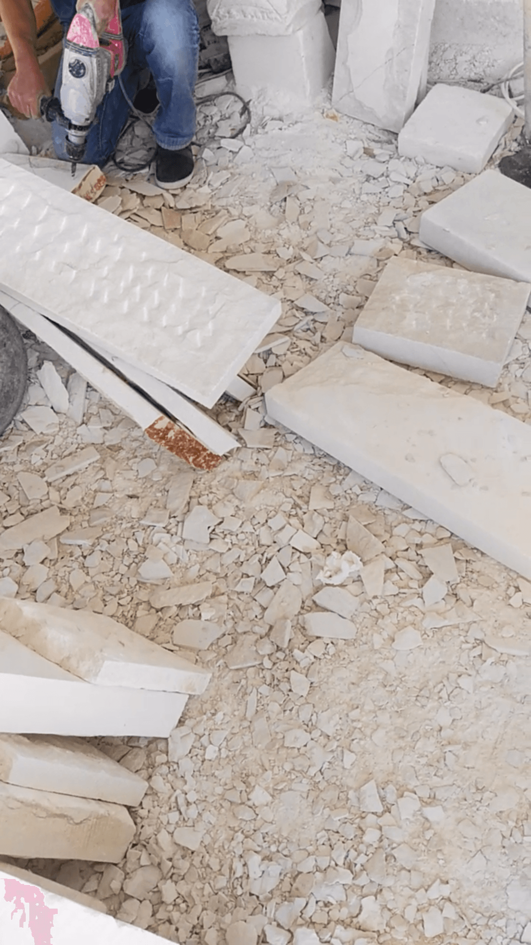 جرش للحجر والكرنيش
لا تنسَ أنك شاهدت هذا الإعلان في عنكبوت
جميع انواع الحجر والكرنيش
لوايش عجلو...