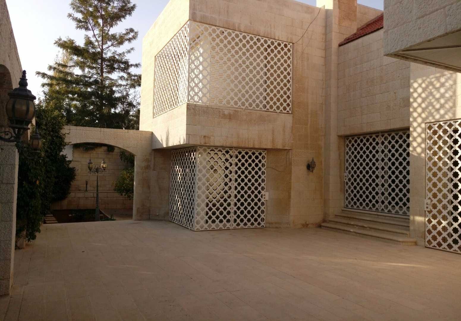 فيلا للبيع في عبدون
لا تنسَ أنك شاهدت هذا الإعلان في عنكبوت
فيلا للبيع او للايجار خلف السفارة...