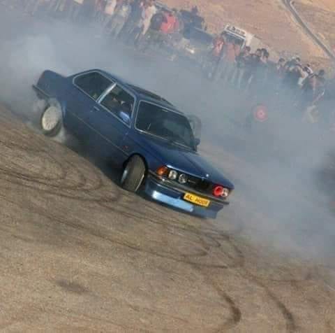 بي ام دبليو BMW زعرة بحق الله
لا تنسَ أنك شاهدت هذا الإعلان في عنكبوت
هسا مو كل زعرة زعرة هاي...