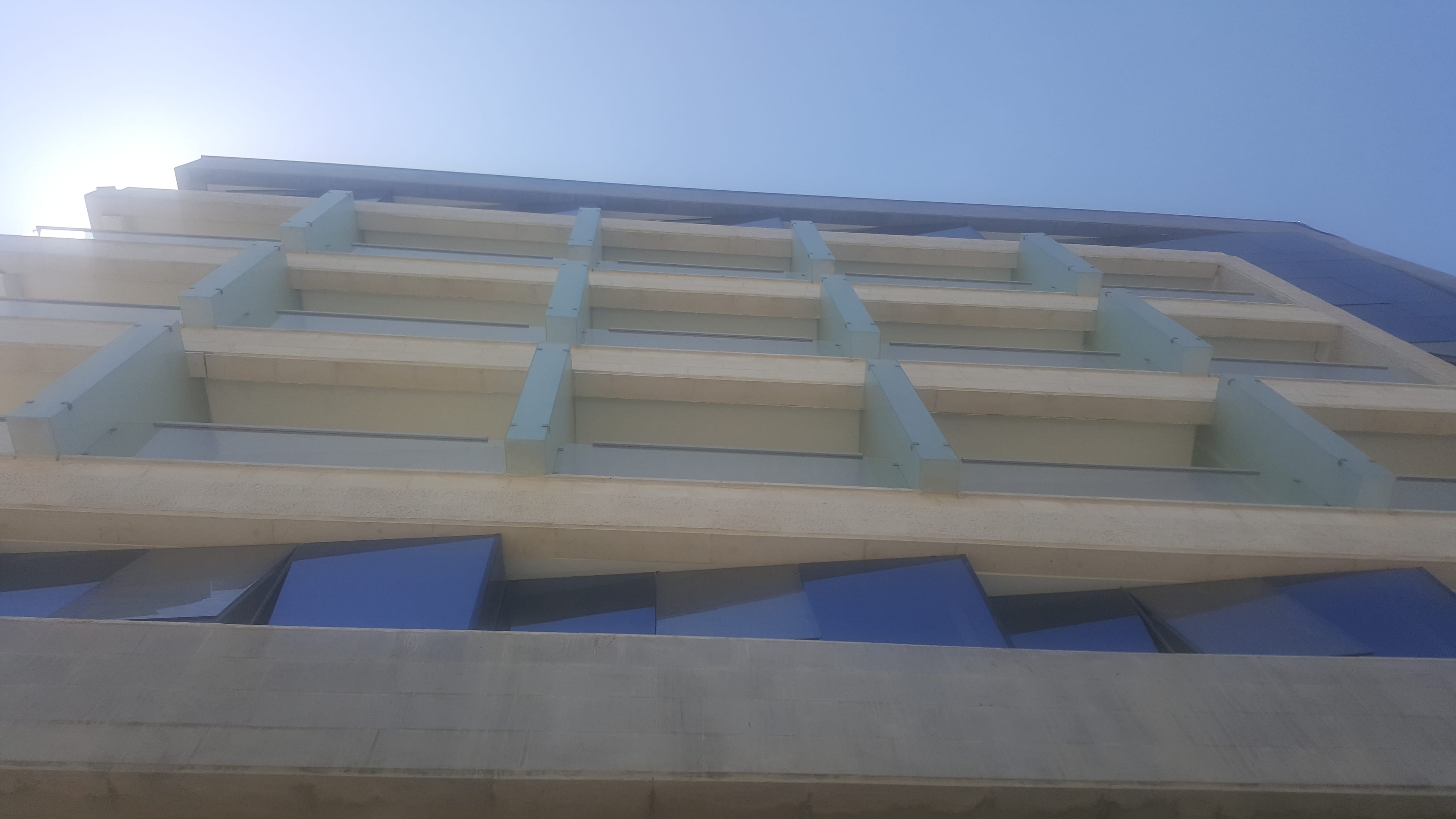 استوديو جديد مفروش بالقرب من الجامعة الاردنية لشخصين
لا تنسَ أنك شاهدت هذا الإعلان في عنكبوت...