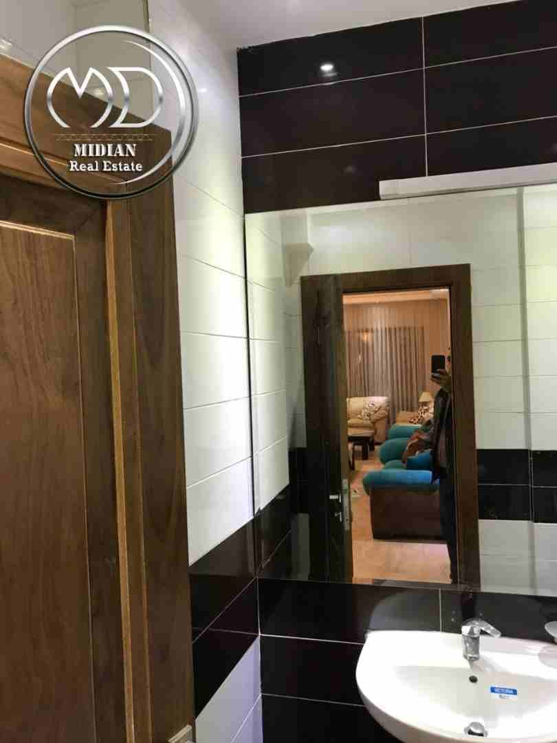 شقه اخير مع روف مفروشة للبيع الامير راشد خلف مجمع جبر مساحه 200م مع روف 150 م .
لا تنسَ أنك شاهدت هذا الإعلان في عنكبوت...