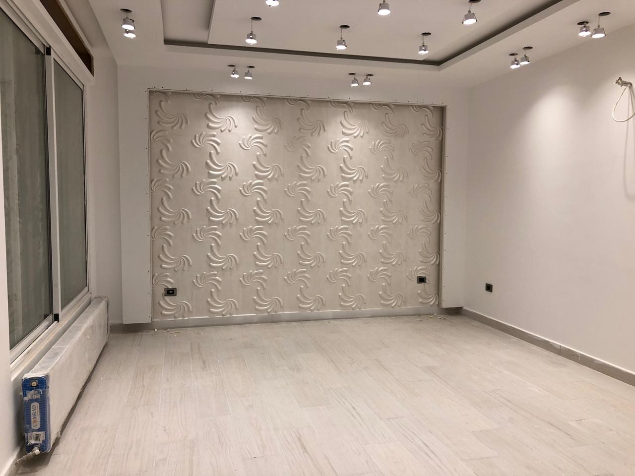 فيلا للبيع /طريق المطار -خلف البنك العربي
لا تنسَ أنك شاهدت هذا الإعلان في عنكبوت
فيلا للبيع...