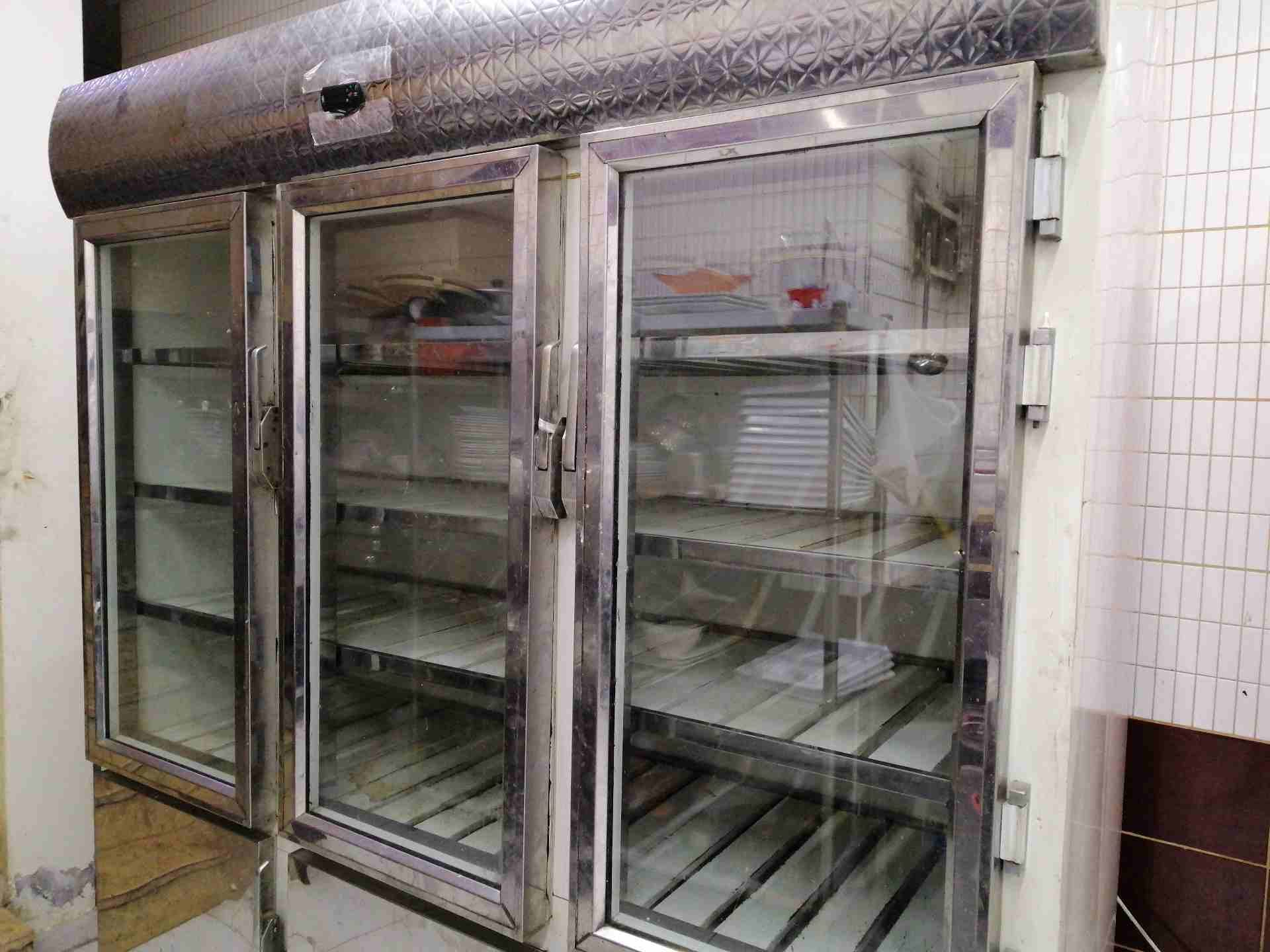 عدة مطعم بحالة ممتازة وبأسعار حارقة بداعي السفر
لا تنسَ أنك شاهدت هذا الإعلان في عنكبوت
ثلاجة عرض...