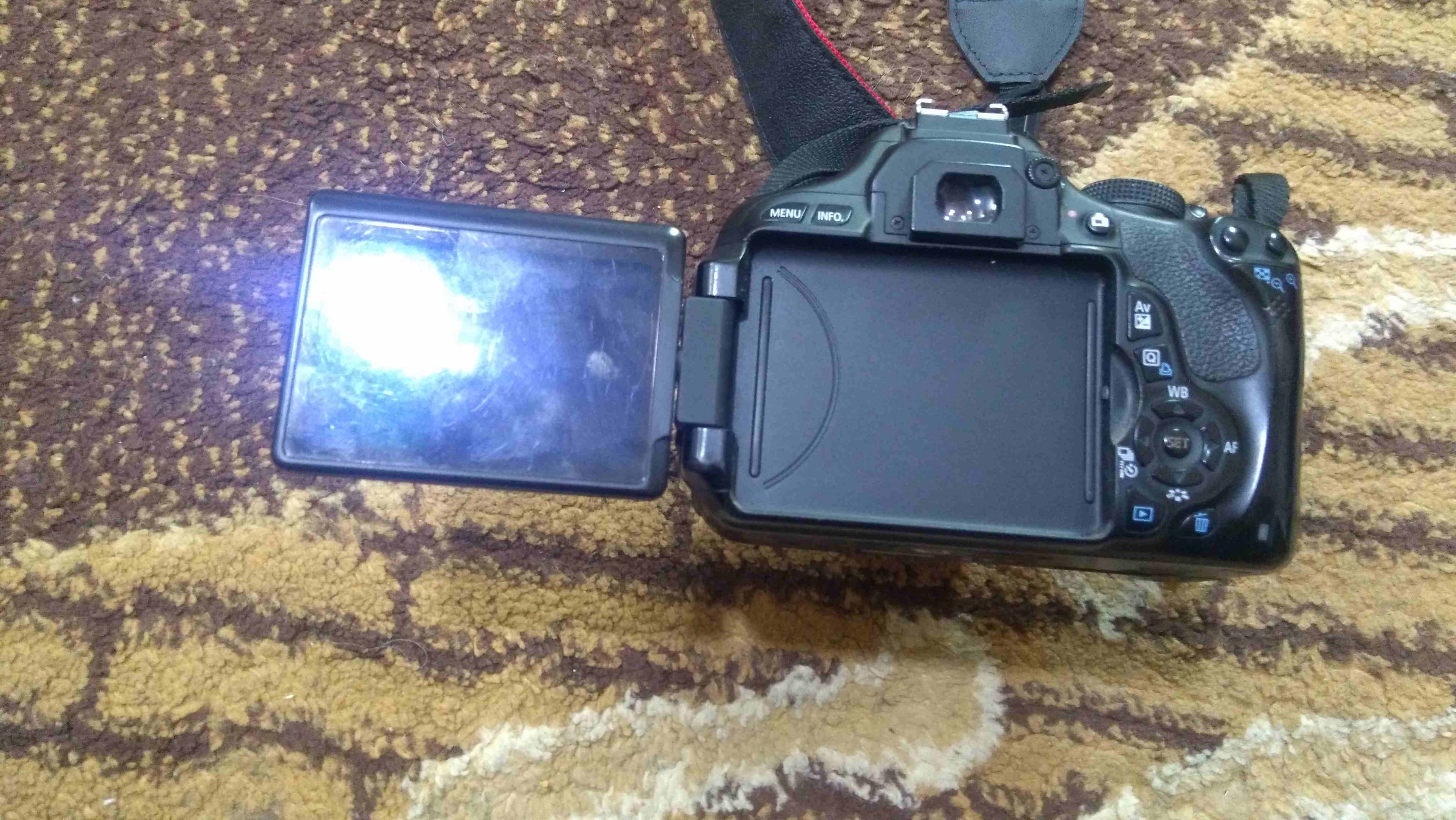 كانون 600D اقرء الوصف
لا تنسَ أنك شاهدت هذا الإعلان في عنكبوت
كاميرا استخدام 4 اشهر تقريبا
معها...