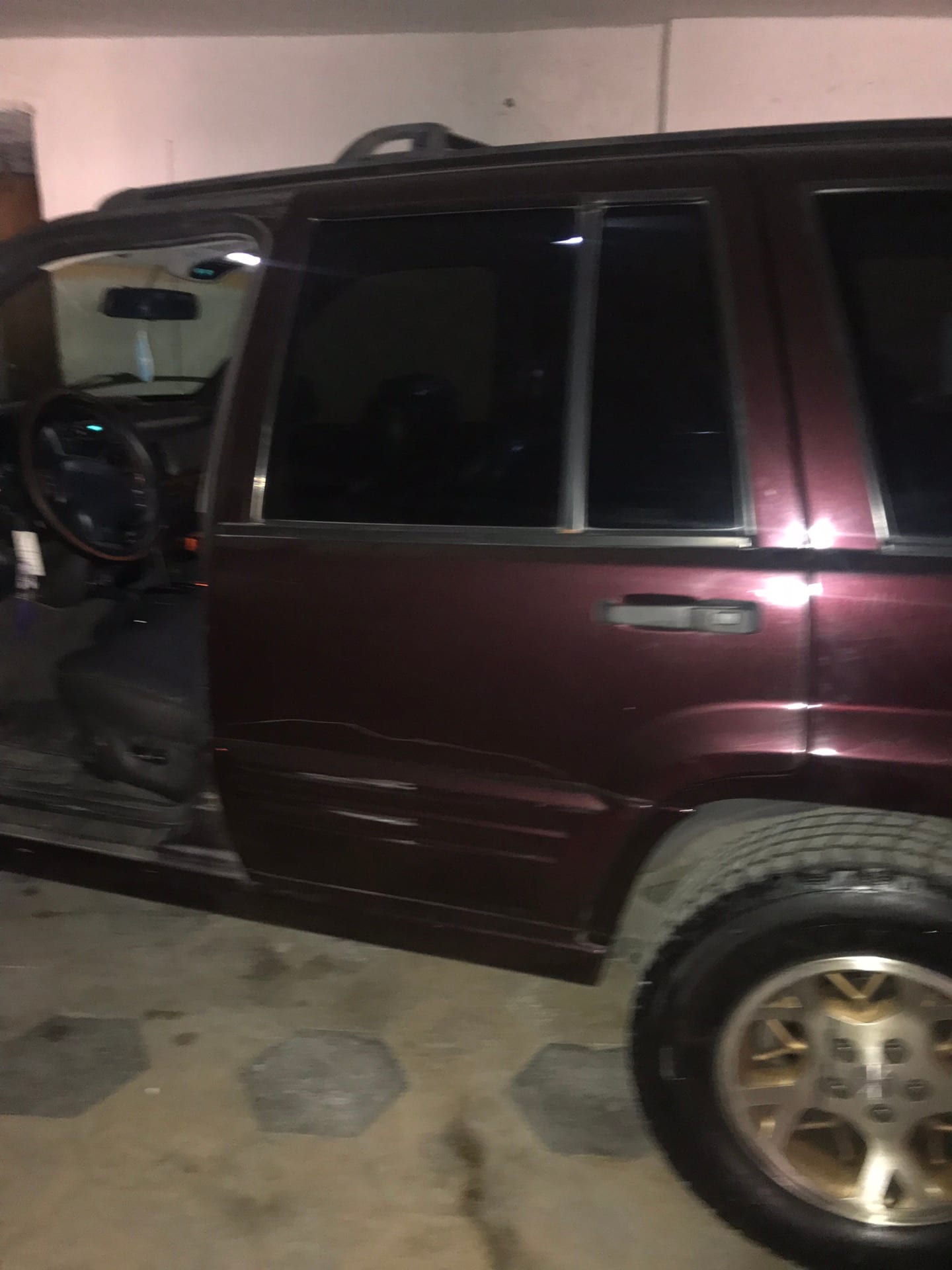JEEP GRAND CHEROKEE 5.2L
لا تنسَ أنك شاهدت هذا الإعلان في عنكبوت
JEEP GRAND CHEROKEE
LIMTED...