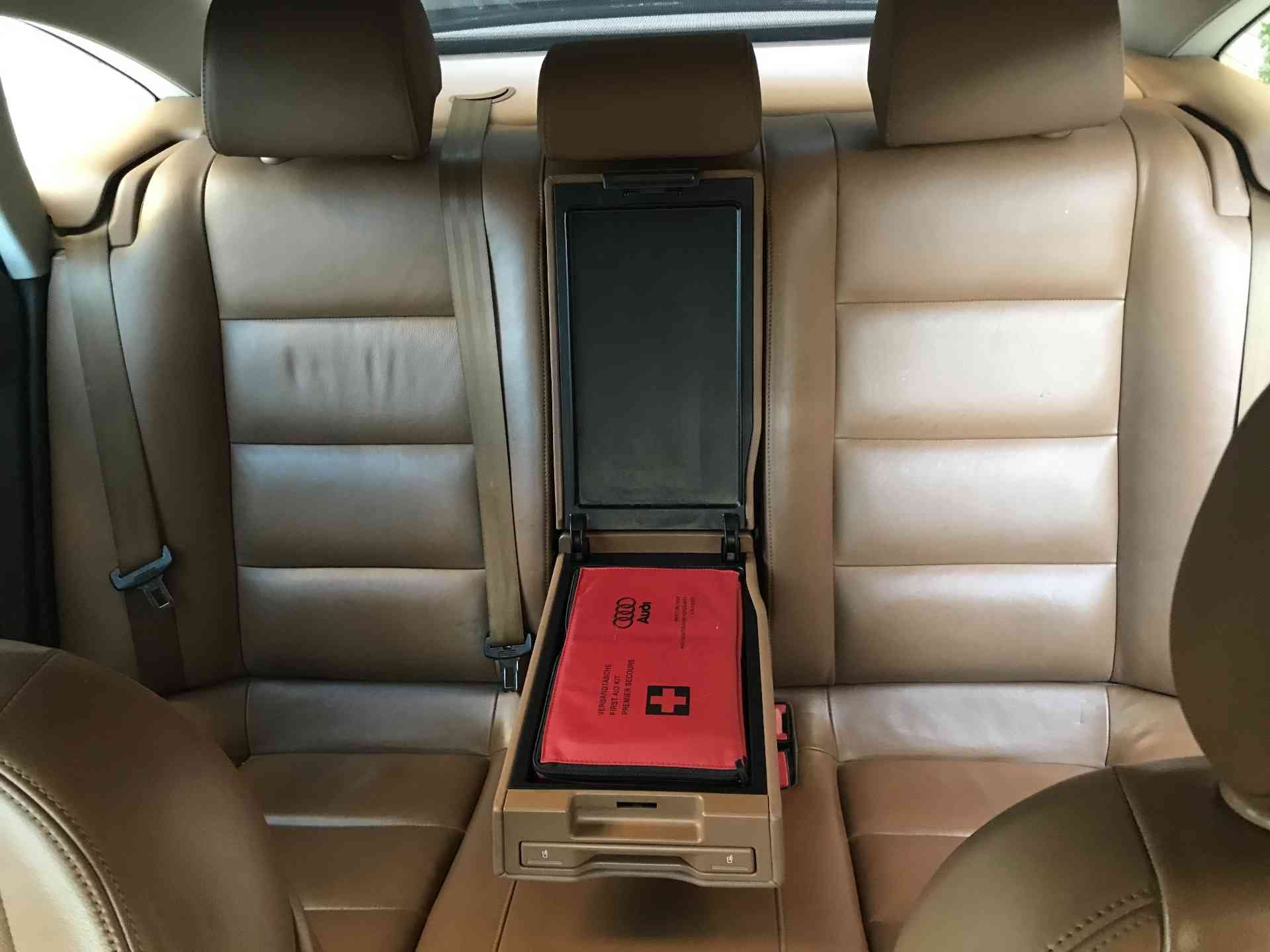 أودي A6 2009 كواترو اس لاين
لا تنسَ أنك شاهدت هذا الإعلان في عنكبوت
أودي A6 موديل 2009 لون مم...