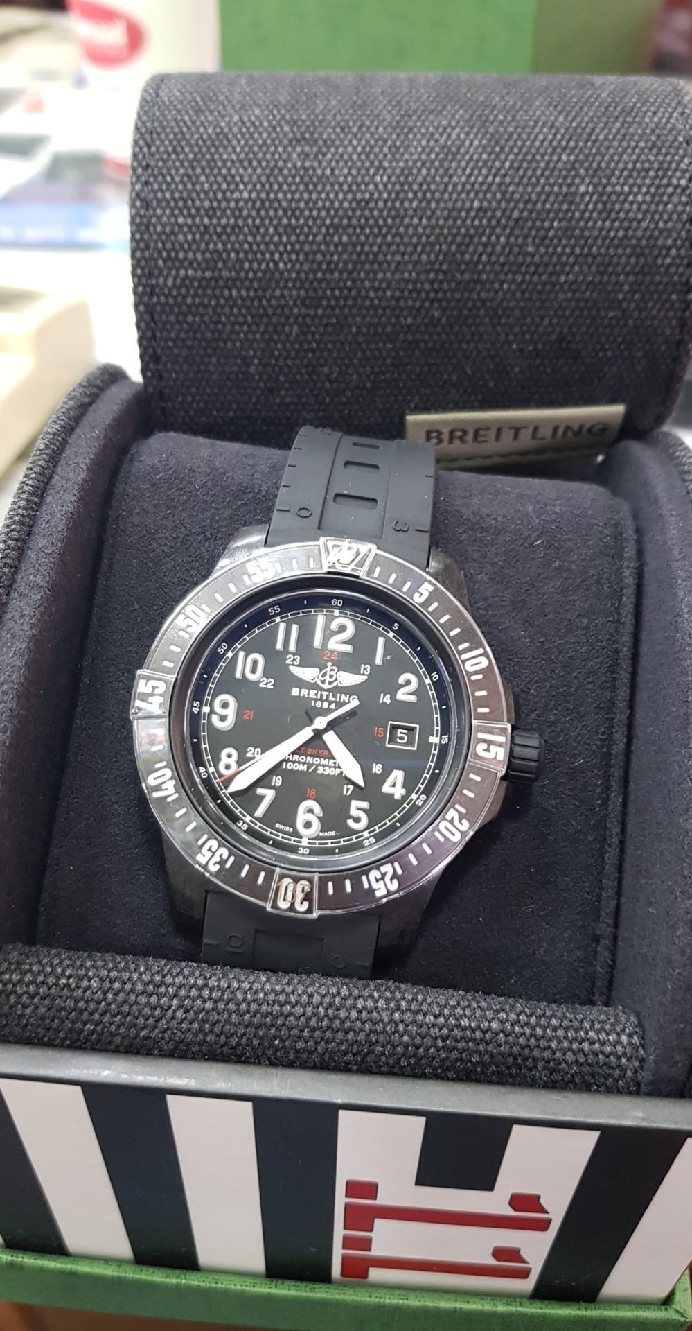 BREITLING SKY RACER
لا تنسَ أنك شاهدت هذا الإعلان في عنكبوت
موديل 2018
فايبر كاربون
جديده غير...