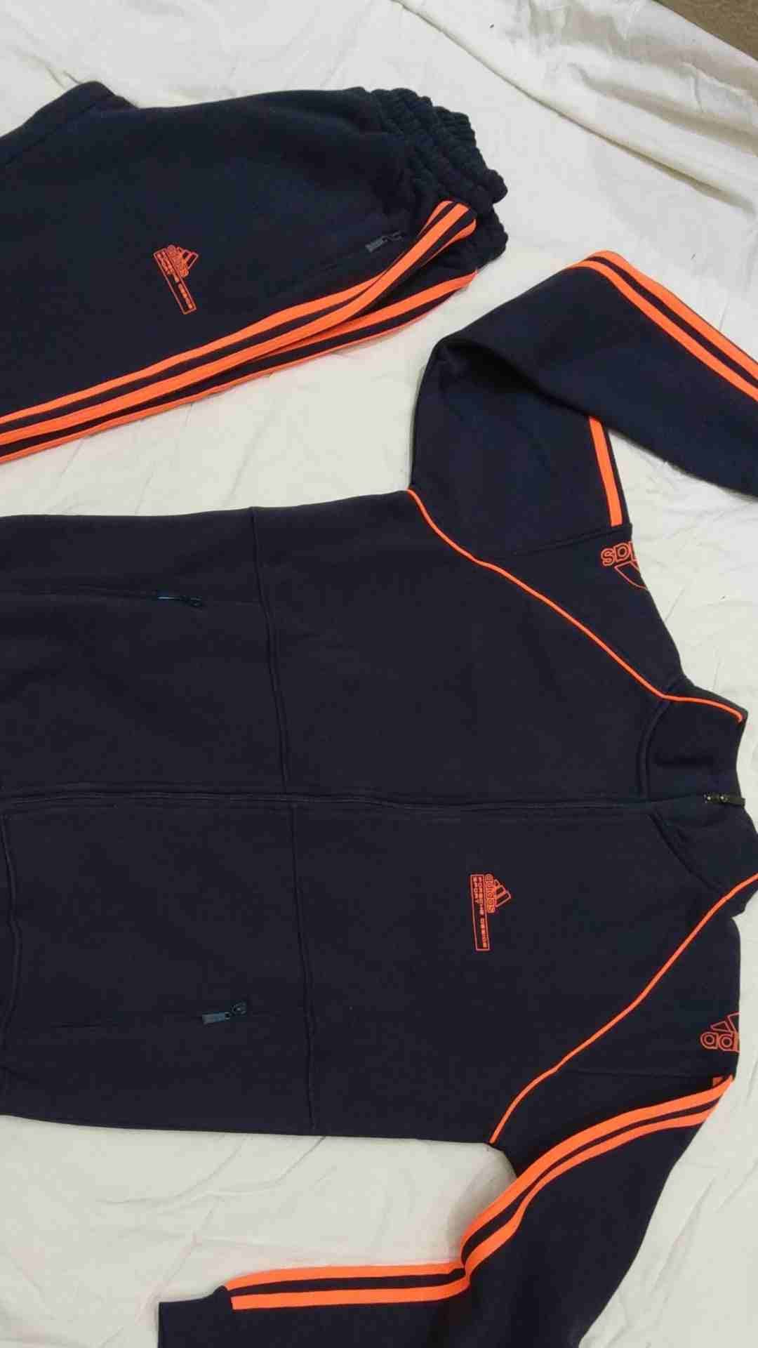 بدلات رياضية adidas
لا تنسَ أنك شاهدت هذا الإعلان في عنكبوت
جامات الاديداس كوبي ون نخب فوق الم...