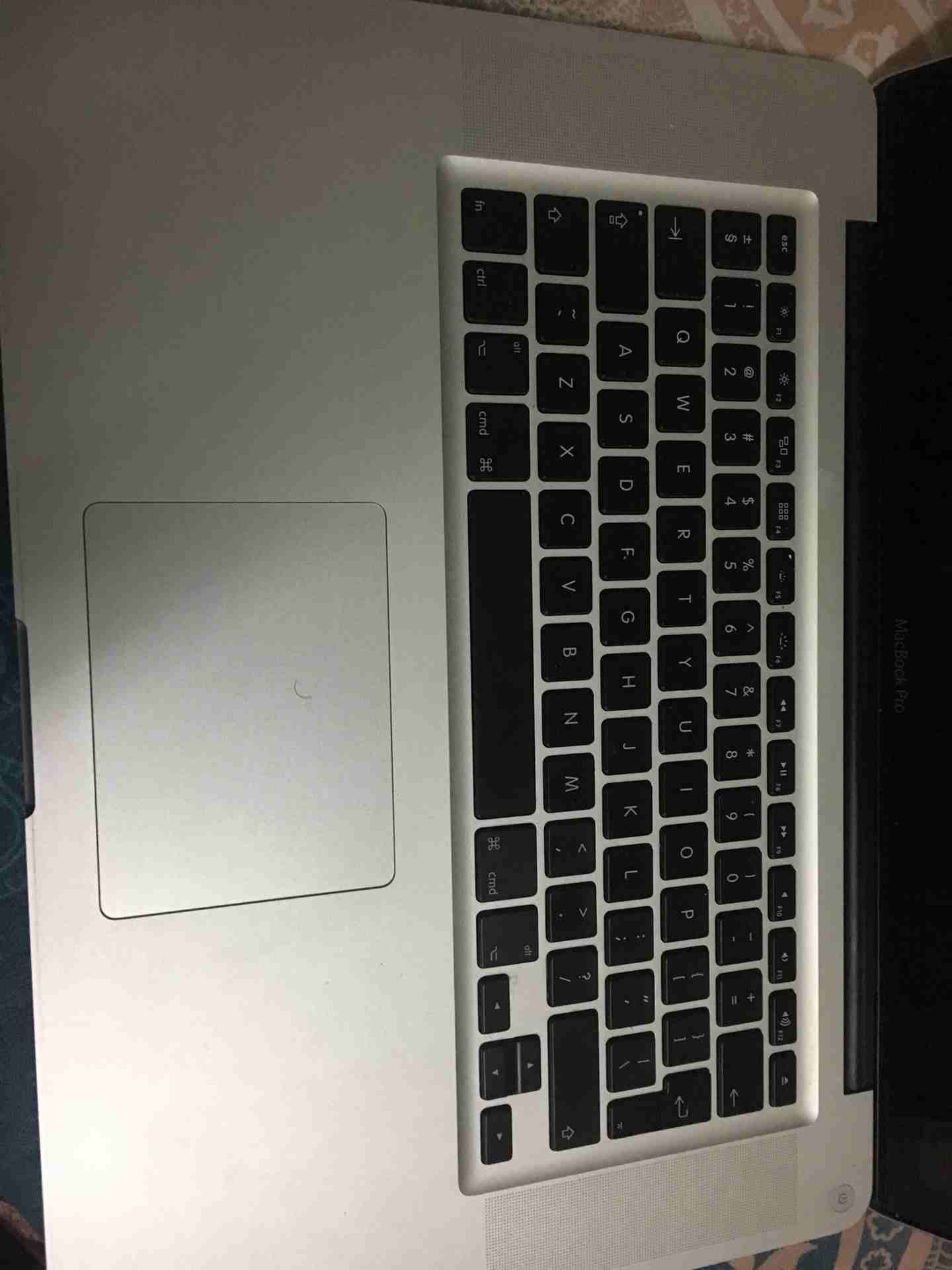 MacBook i7 2012
لا تنسَ أنك شاهدت هذا الإعلان في عنكبوت
المواصفات موجودة في الصورة
الجهاز نظيف...