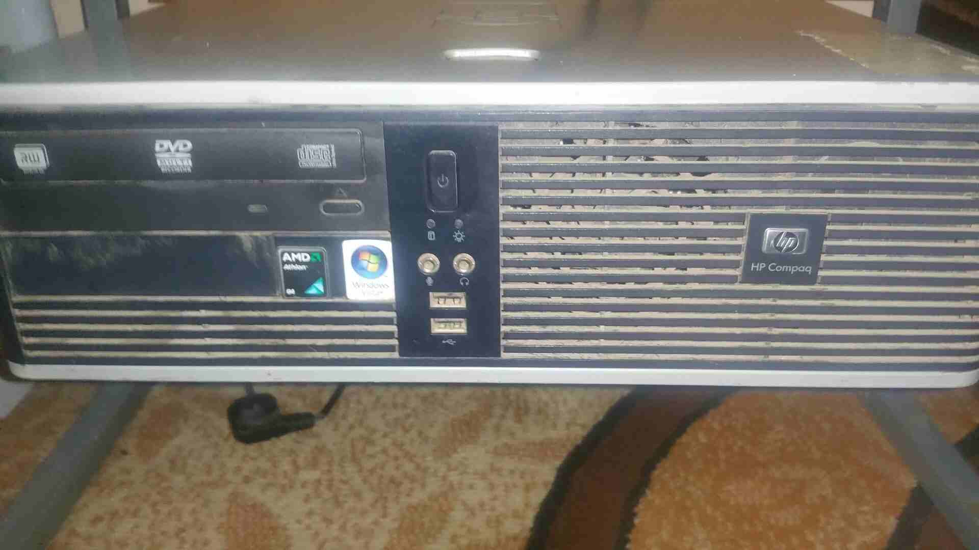 كمبيوتر منزلي للبيع لعدم الاستخدام
لا تنسَ أنك شاهدت هذا الإعلان في عنكبوت
كمبيوتر للبيع مع طاولة...