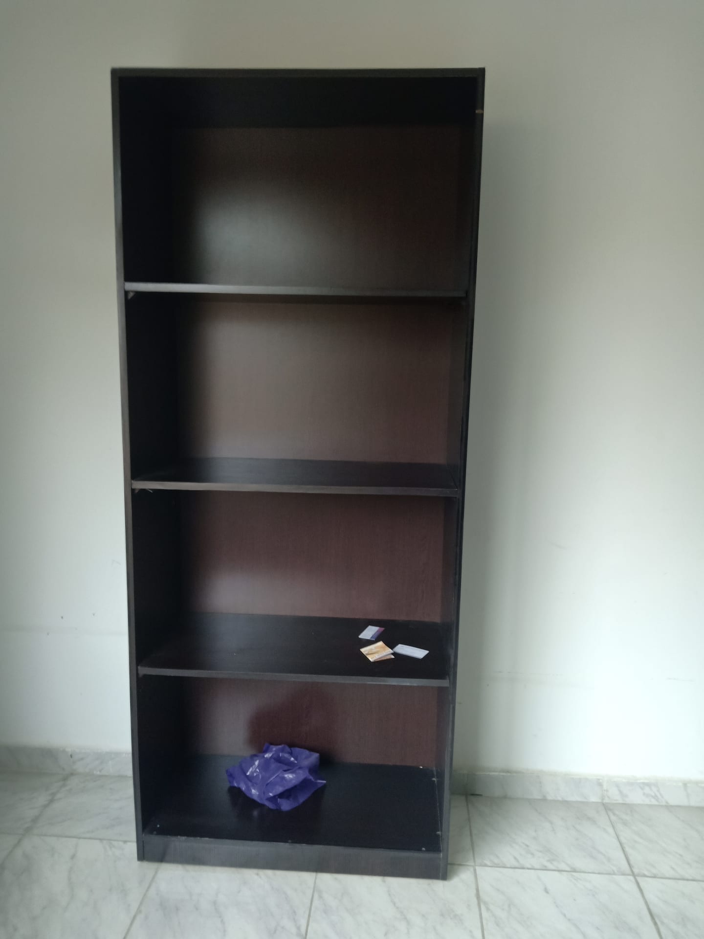 اثاث مكتبي بحاله ممتازه
لا تنسَ أنك شاهدت هذا الإعلان في عنكبوت
3 مكاتب من ضمنهم مكتب مدير فا...