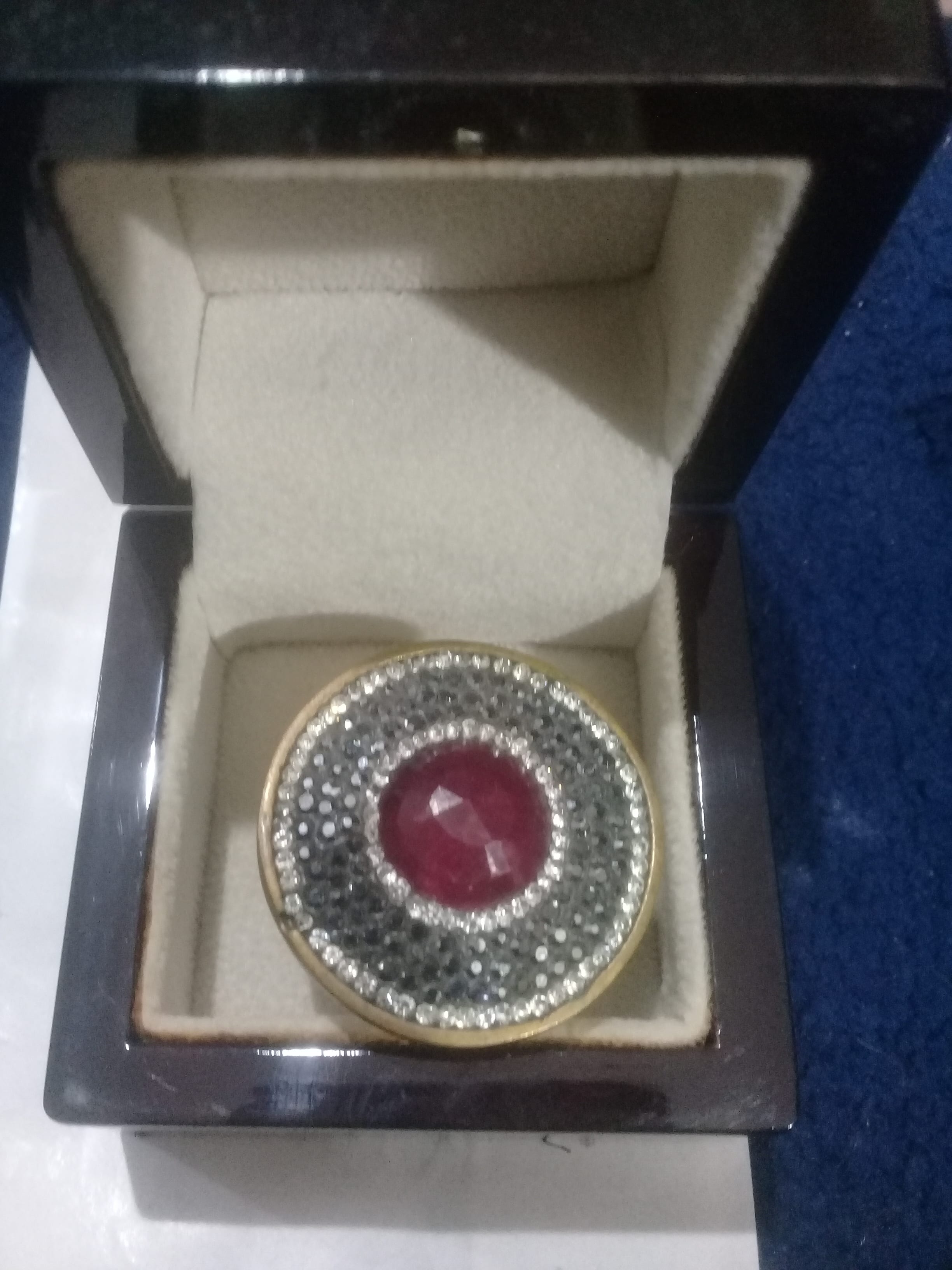Vintage , Antique and More - مجموعة منوعة من التحف والانتيكا والتراث القديم و
لا تنسَ أنك شاهدت هذا الإعلان في عنكبوت...