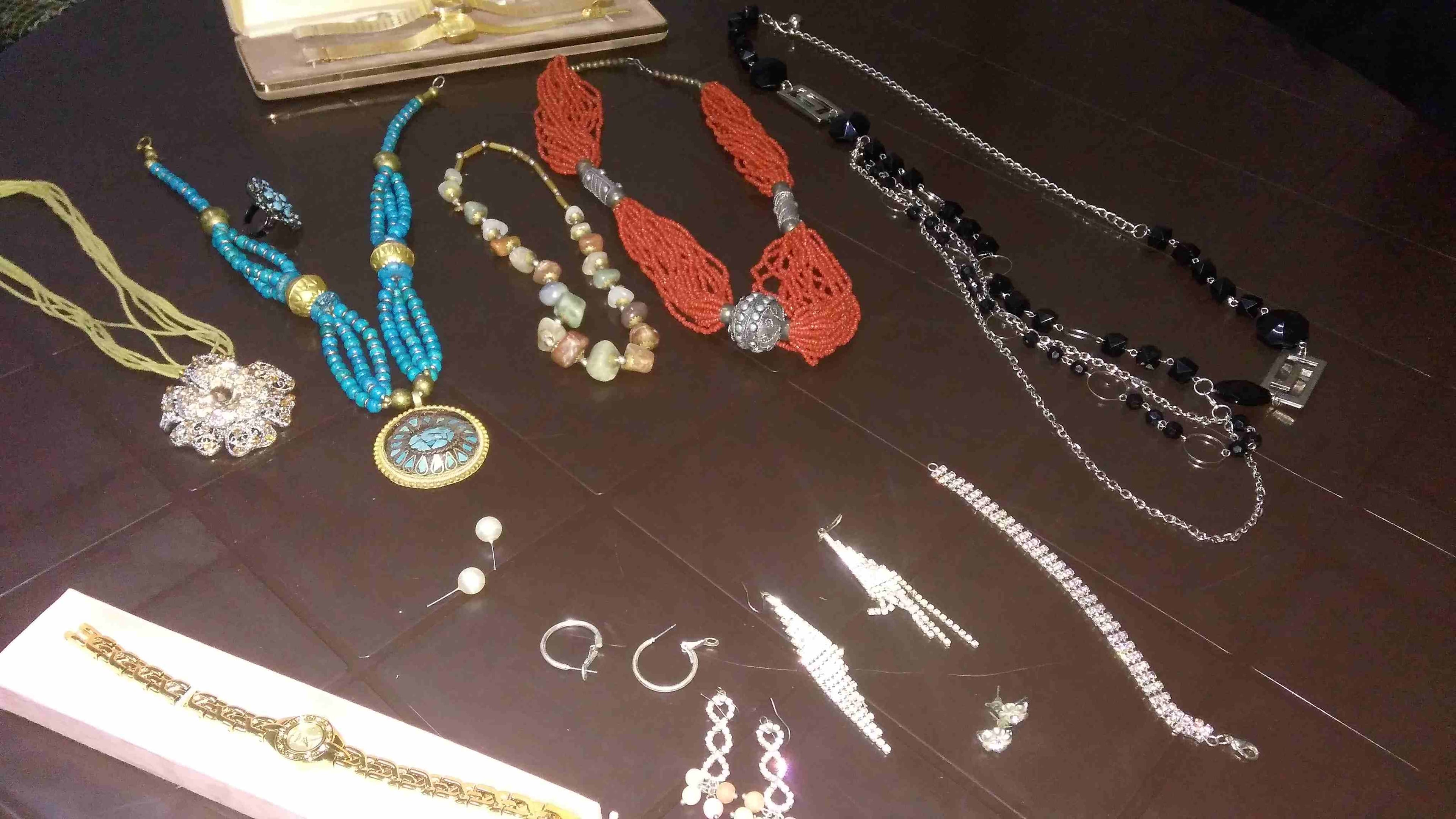 اكسسوارات
لا تنسَ أنك شاهدت هذا الإعلان في عنكبوت
سناسيل وحلق وساعات للبيع .. التفاصيل الاتصال عا...