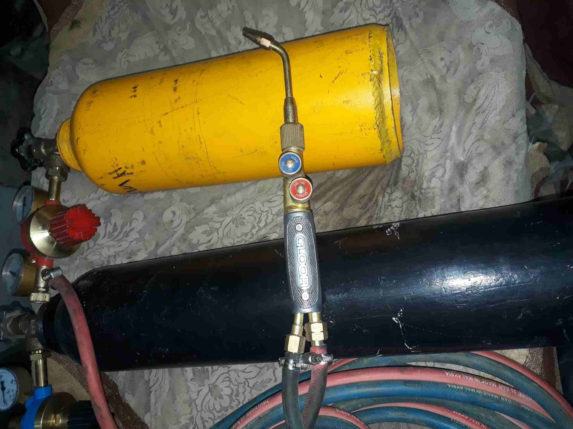 جرة استلين وجرة اكسجين حجم صغير مع كامل القطع اللازمه
لا تنسَ أنك شاهدت هذا الإعلان في عنكبوت
فرد...