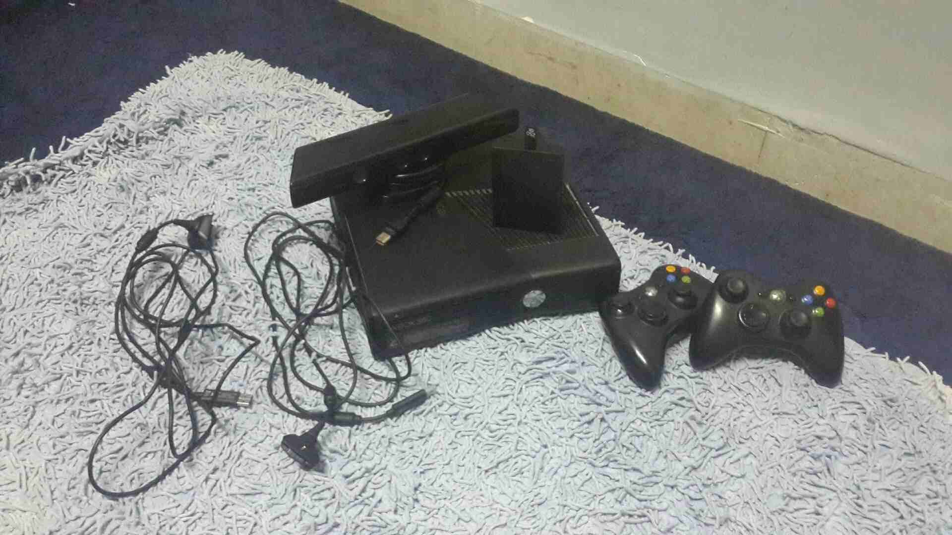 xbox 360 في حاله جيده للبيع
لا تنسَ أنك شاهدت هذا الإعلان في عنكبوت
يأتي مع الإكس بوكس كاميرا و...