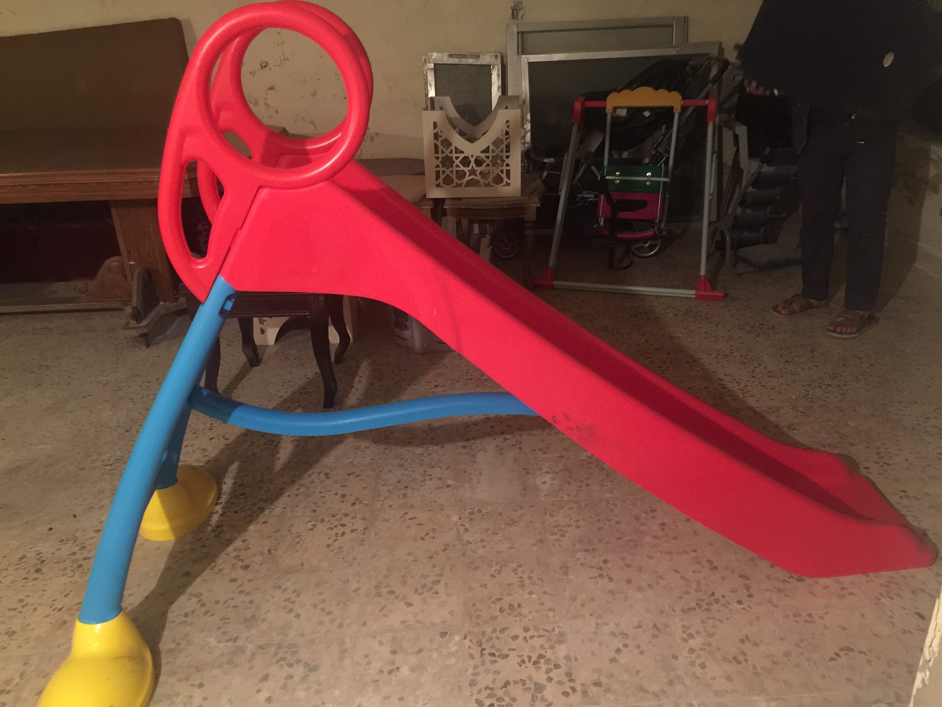 سحسيلة للبيع
لا تنسَ أنك شاهدت هذا الإعلان في عنكبوت
فيها كسر خفيف
ثقيلة الوزن...