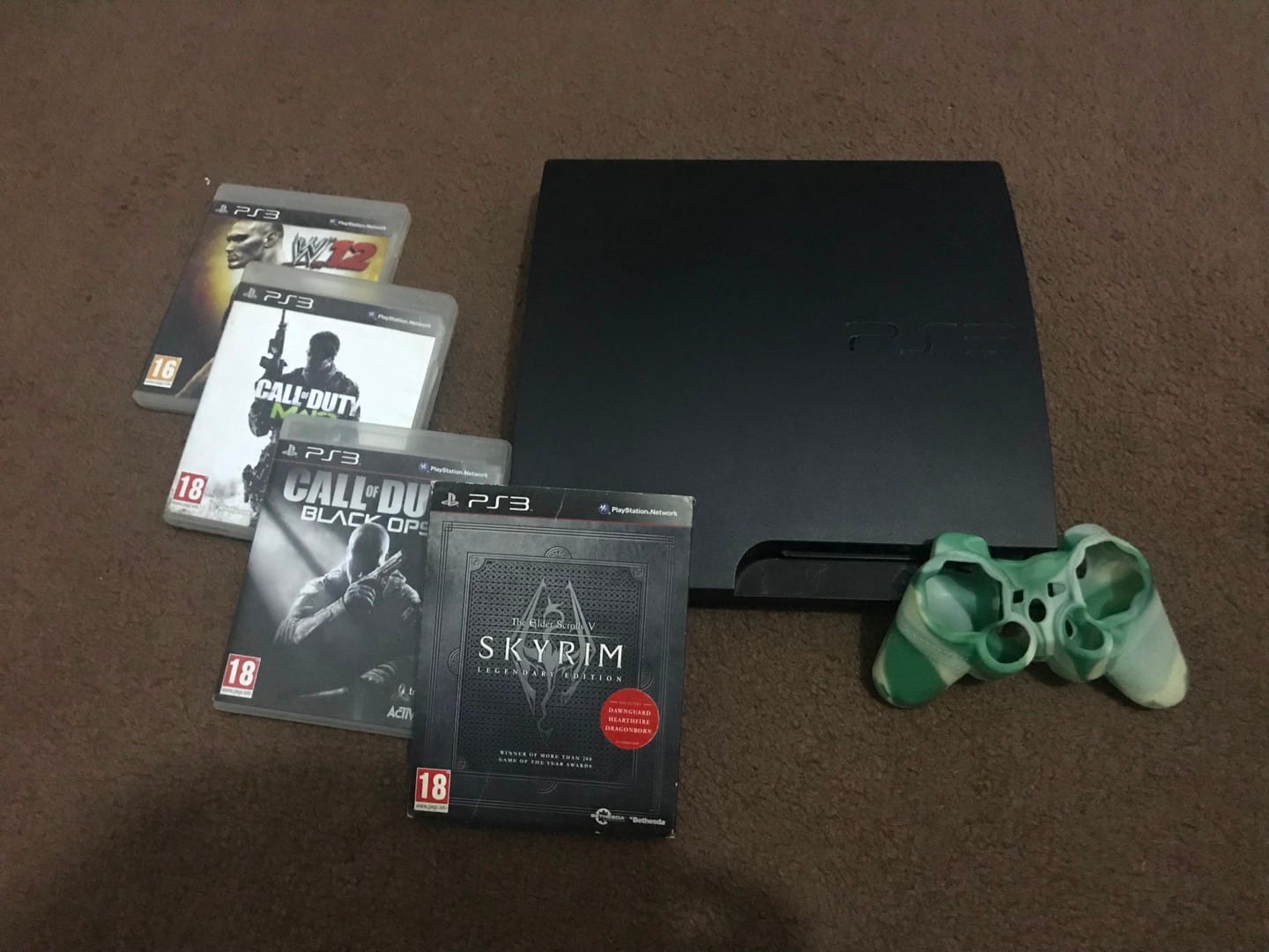 مستعمل، افضل سعر، مع 4 العاب
لا تنسَ أنك شاهدت هذا الإعلان في عنكبوت
Black Ops 2
Modern warf...